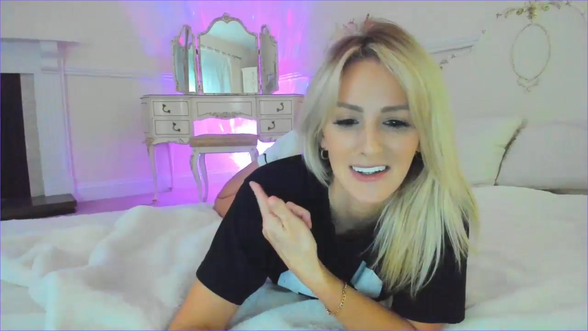 Gallery image thumbnail from SelinaRose's myfreecams stream on, 08/09/2024, 24:00 image 10 of 20