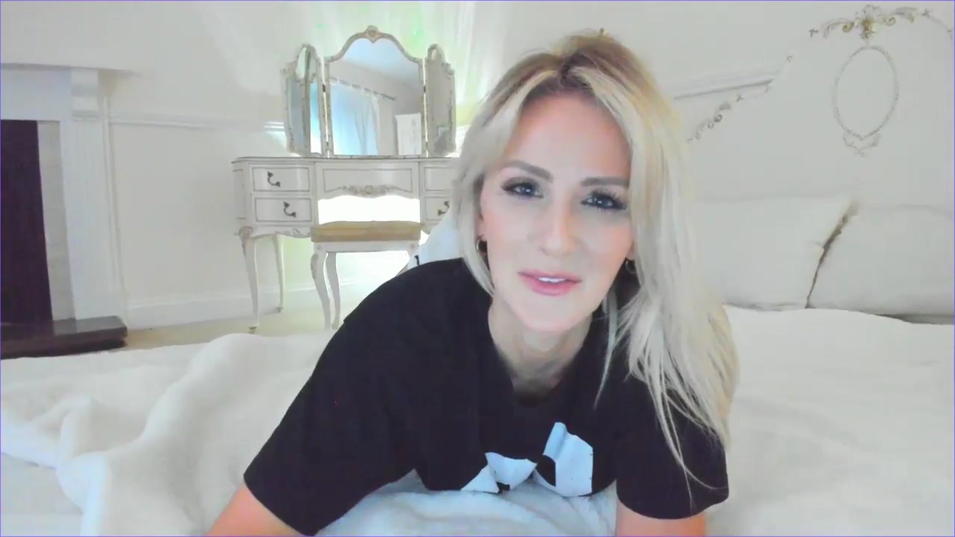 Gallery image thumbnail from SelinaRose's myfreecams stream on, 08/09/2024, 24:00 image 5 of 20