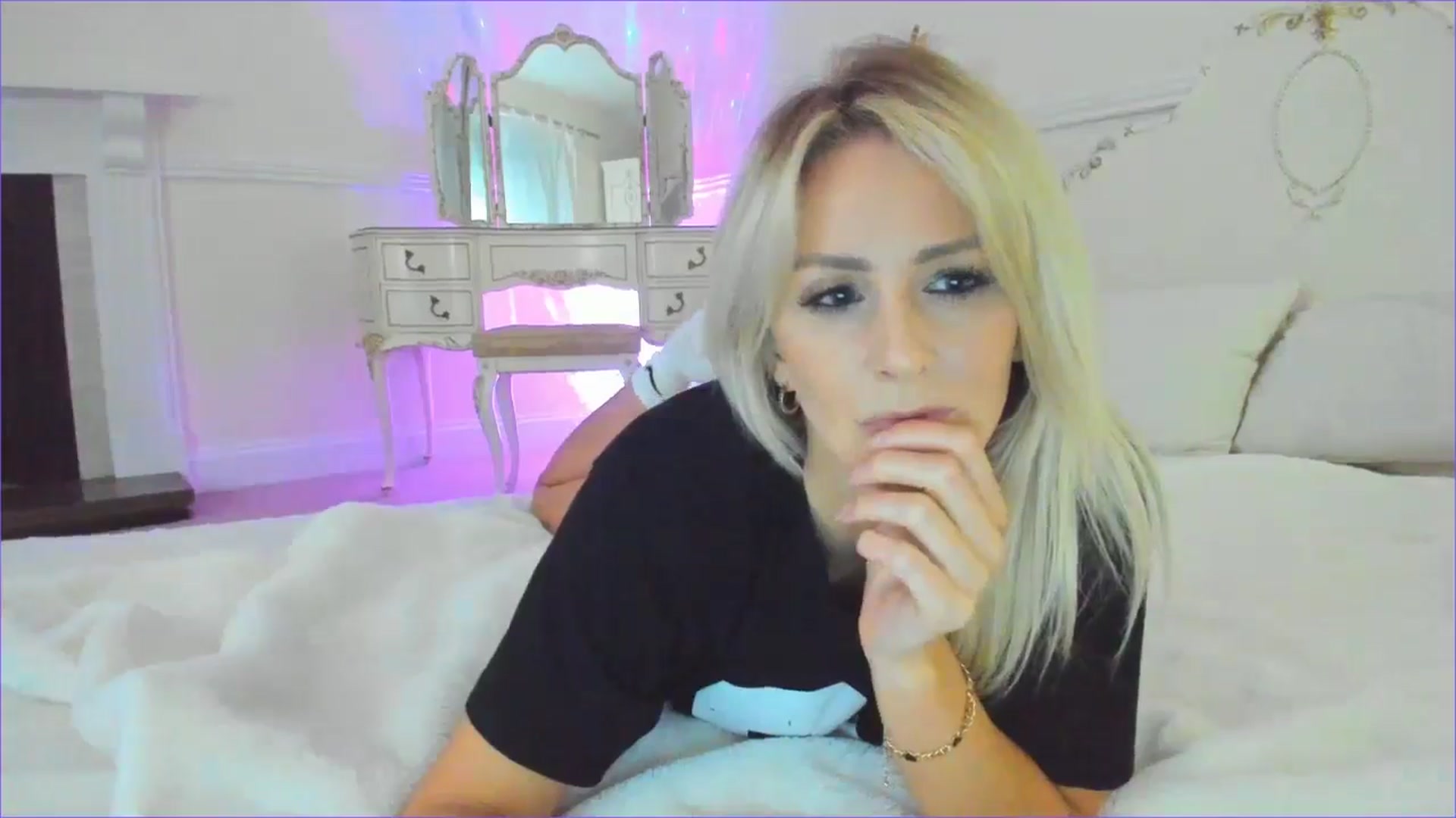 Gallery image thumbnail from SelinaRose's myfreecams stream on, 08/09/2024, 24:00 image 12 of 20