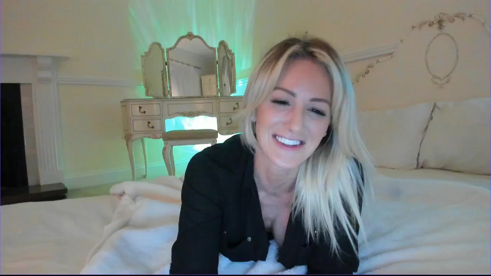 Gallery image thumbnail from SelinaRose's myfreecams stream on, 08/16/2024, 24:02 image 19 of 20