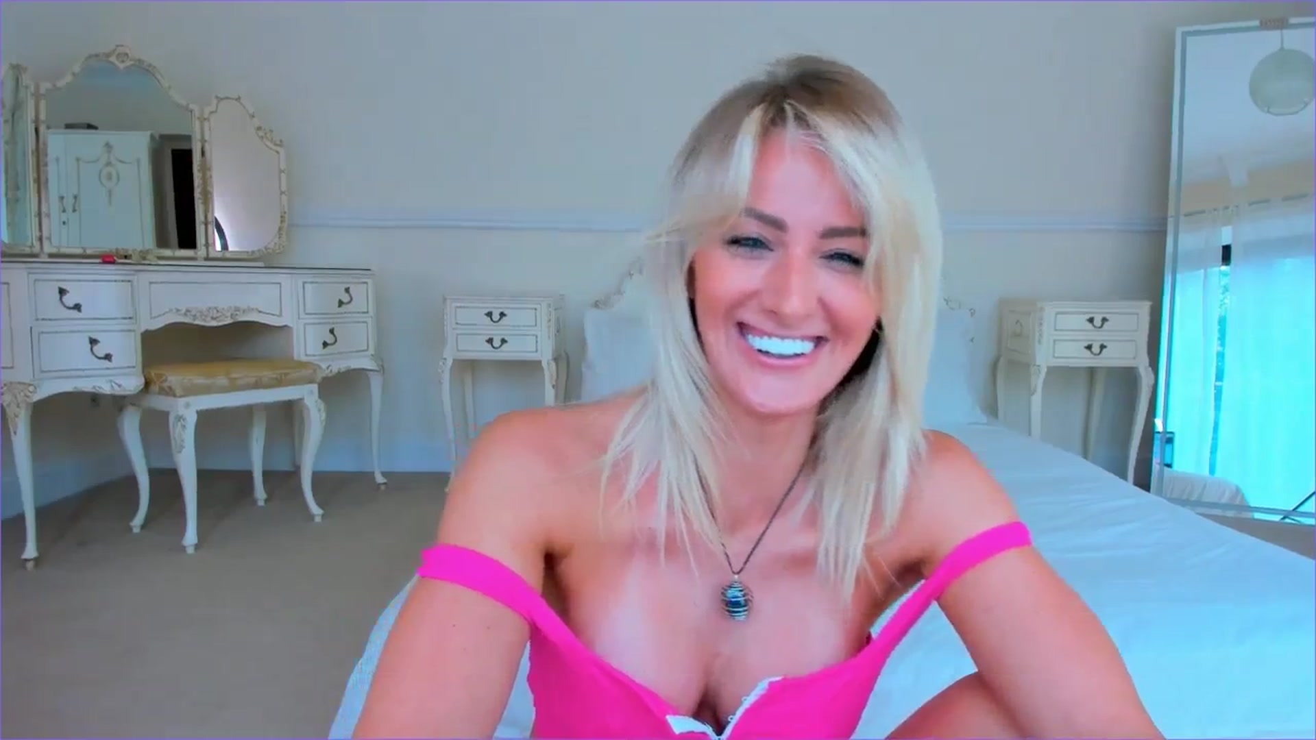 Gallery image thumbnail from SelinaRose's myfreecams stream on, 09/23/2024, 11:37 image 13 of 20