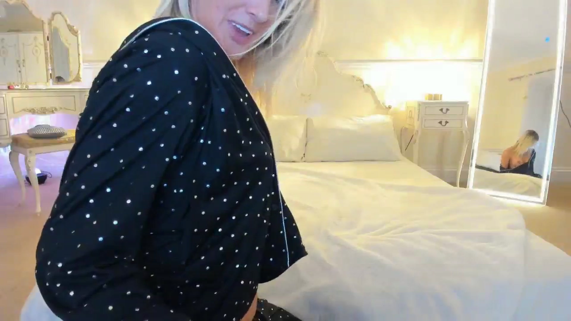 Gallery image thumbnail from SelinaRose's myfreecams stream on, 10/14/2024, 22:25 image 17 of 20