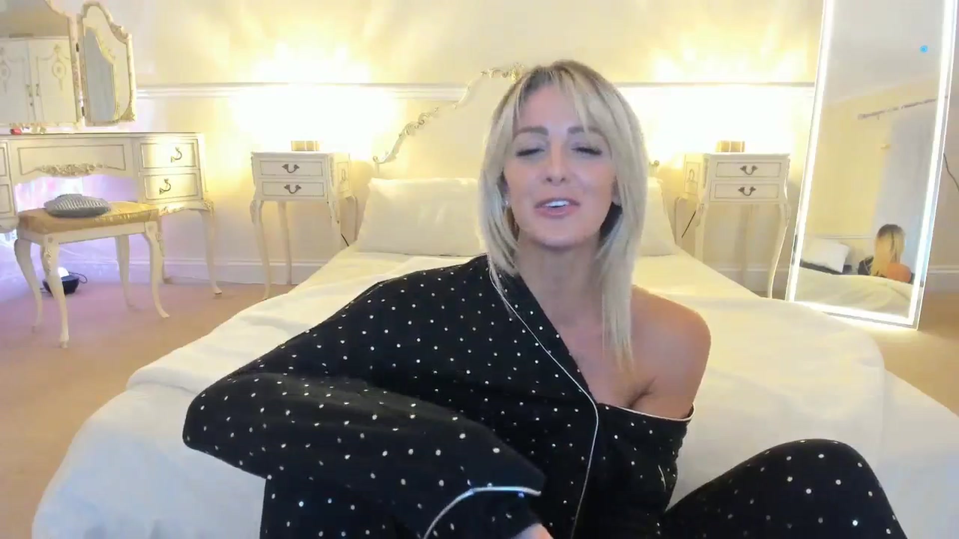 Gallery image thumbnail from SelinaRose's myfreecams stream on, 10/14/2024, 22:25 image 2 of 20