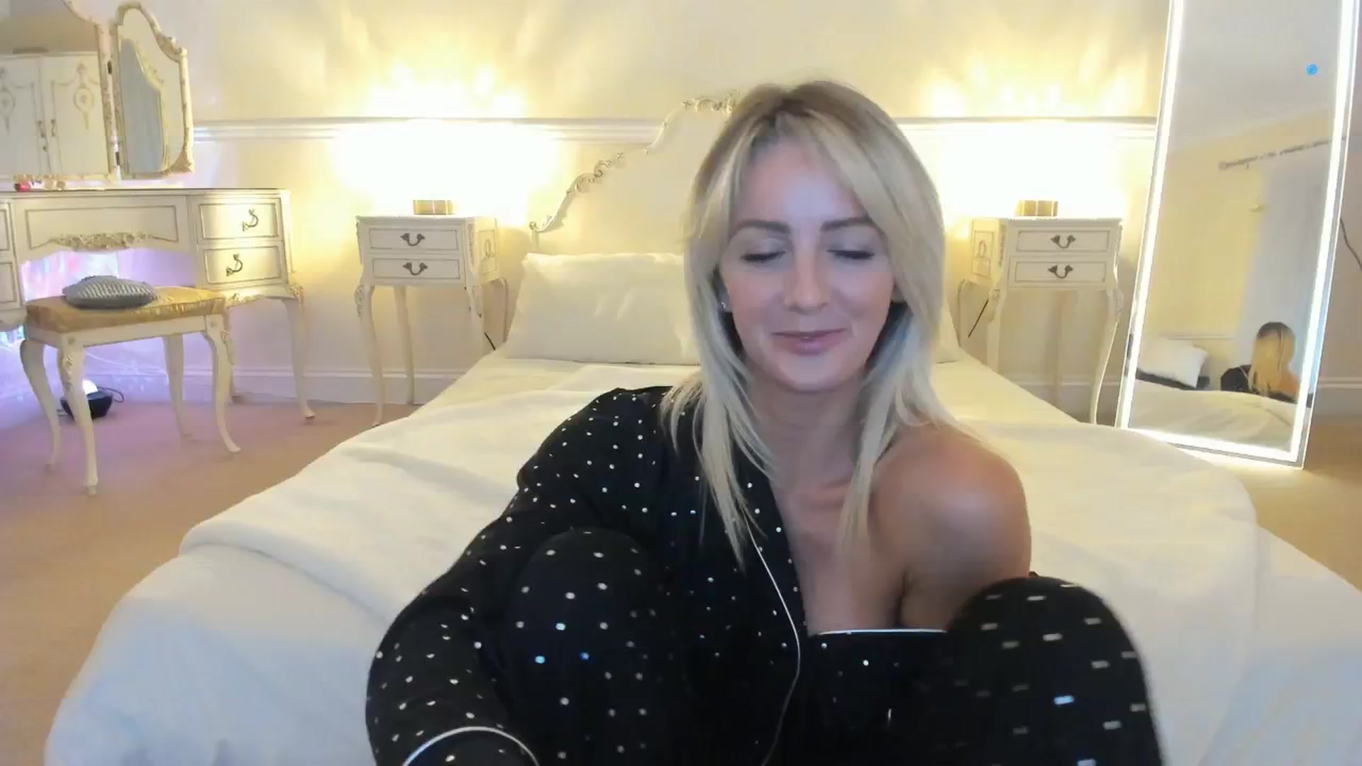 Gallery image thumbnail from SelinaRose's myfreecams stream on, 10/14/2024, 22:25 image 1 of 20