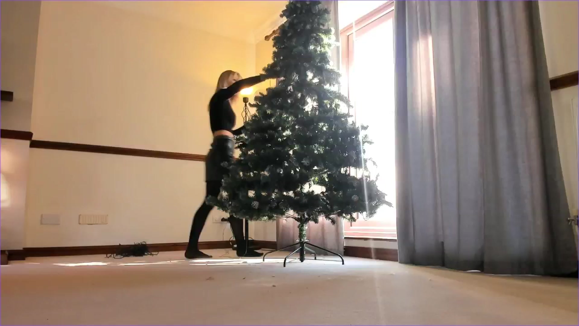 Gallery image thumbnail from SelinaRose's myfreecams stream on, 11/13/2024, 11:22 image 12 of 20