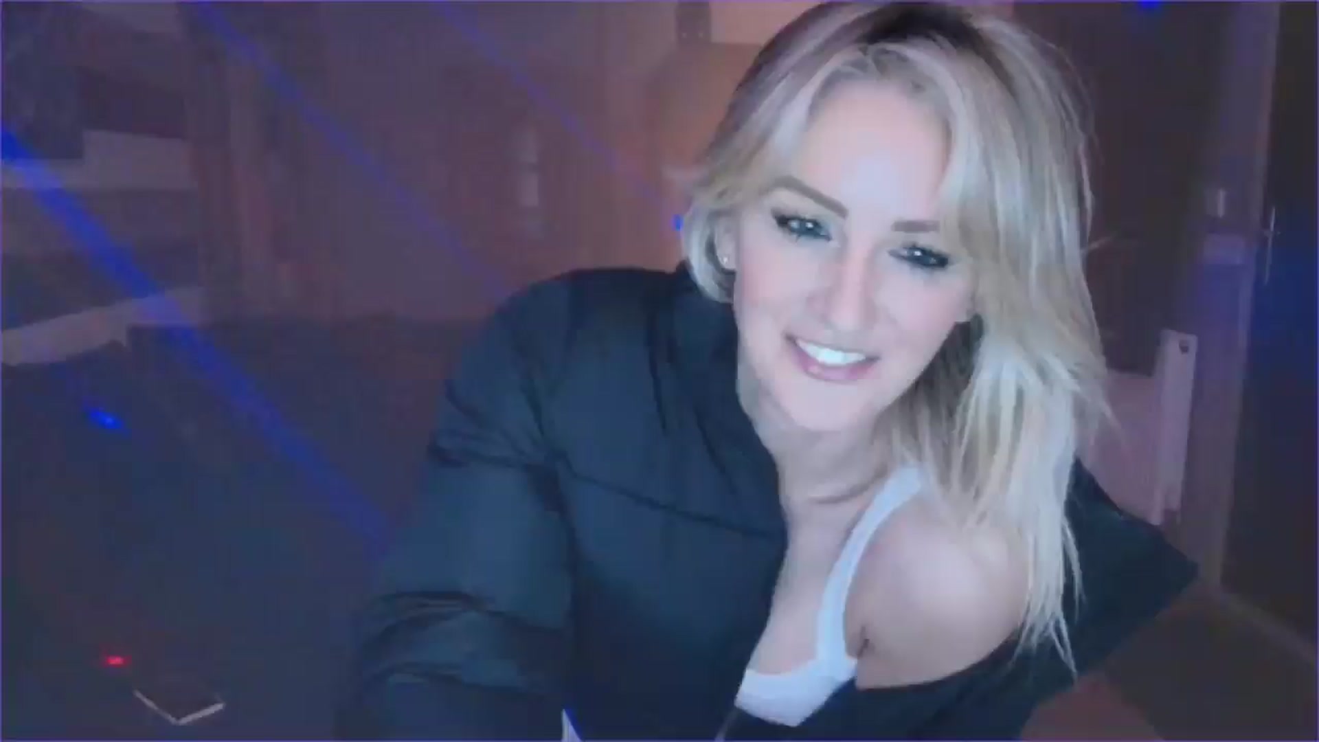 Gallery image thumbnail from SelinaRose's myfreecams stream on, 02/23/2025, 03:40 image 1 of 20
