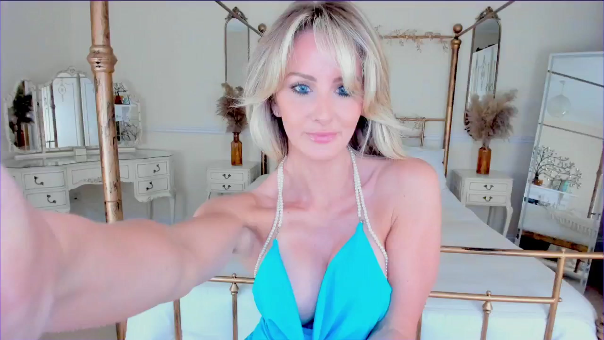 Gallery image thumbnail from SelinaRose's myfreecams stream on, 05/12/2025, 24:01 image 8 of 20
