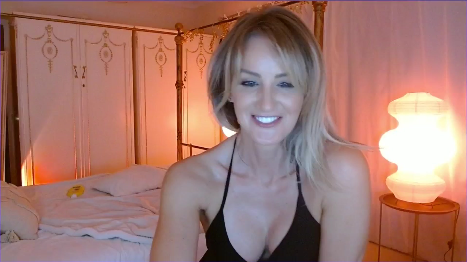 Gallery image thumbnail from SelinaRose's myfreecams stream on, 08/24/2025, 02:49 image 4 of 20