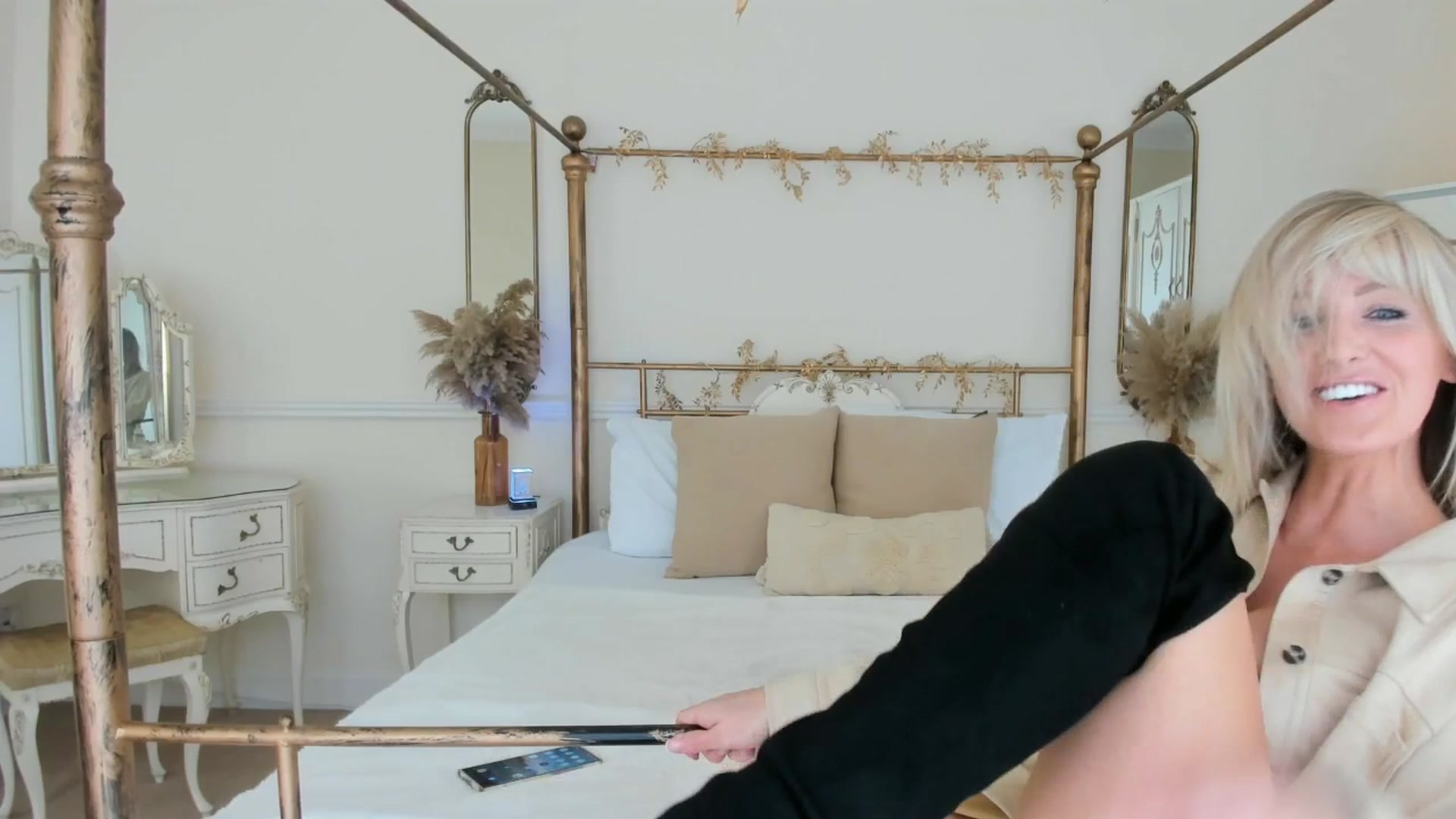 Gallery image thumbnail from SelinaRose's myfreecams stream on, 09/23/2025, 14:15 image 14 of 20