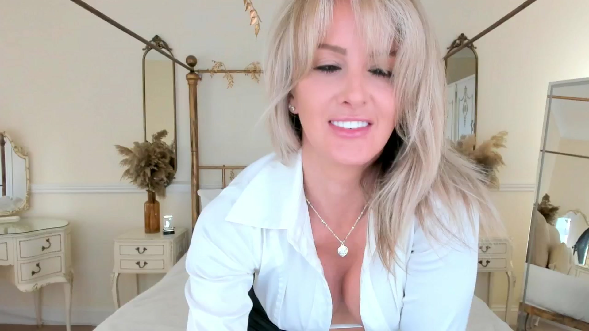 Gallery image thumbnail from SelinaRose's myfreecams stream on, 09/28/2025, 17:42 image 5 of 20