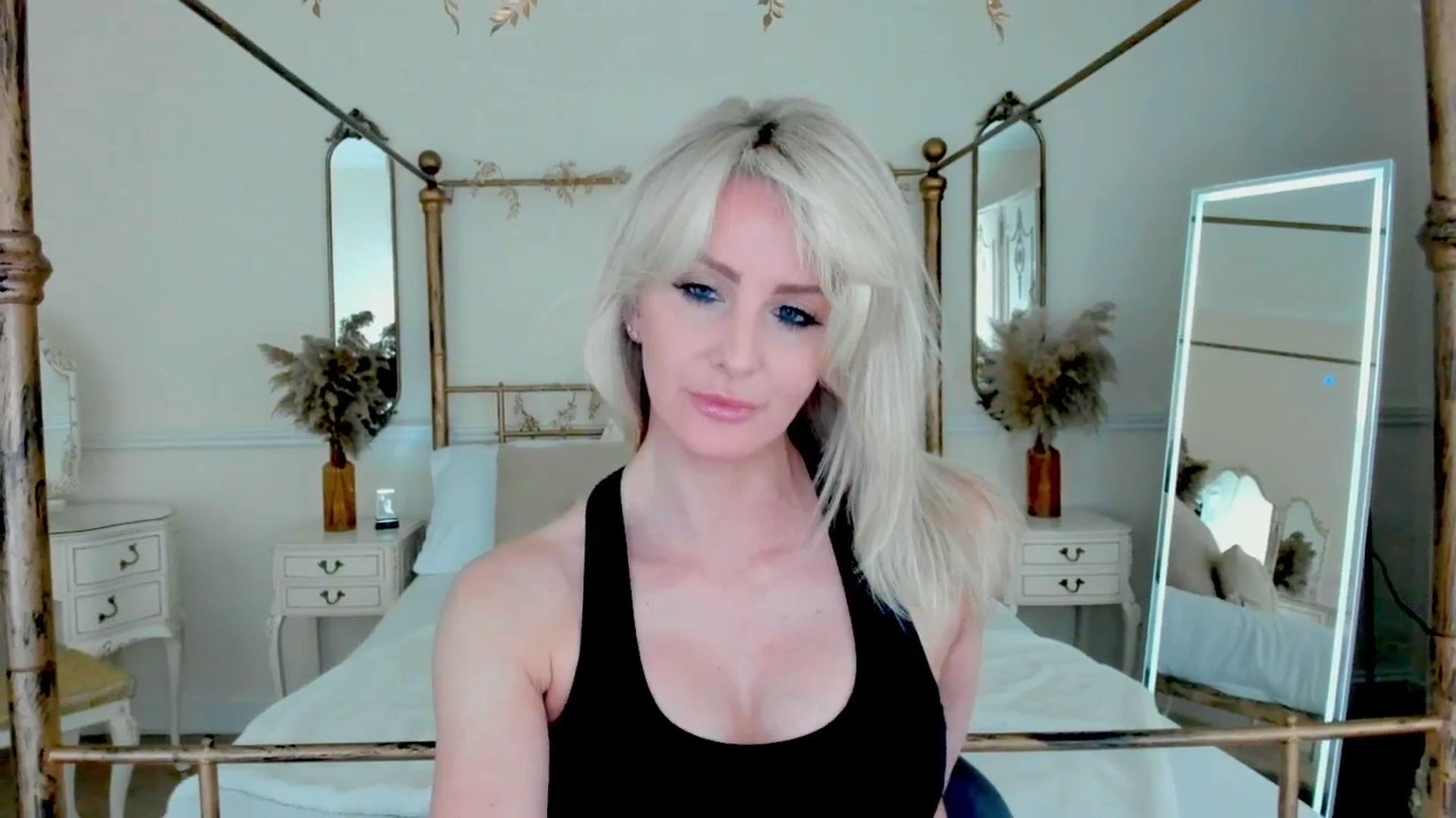 Gallery image thumbnail from SelinaRose's myfreecams stream on, 11/27/2025, 12:46 image 17 of 20