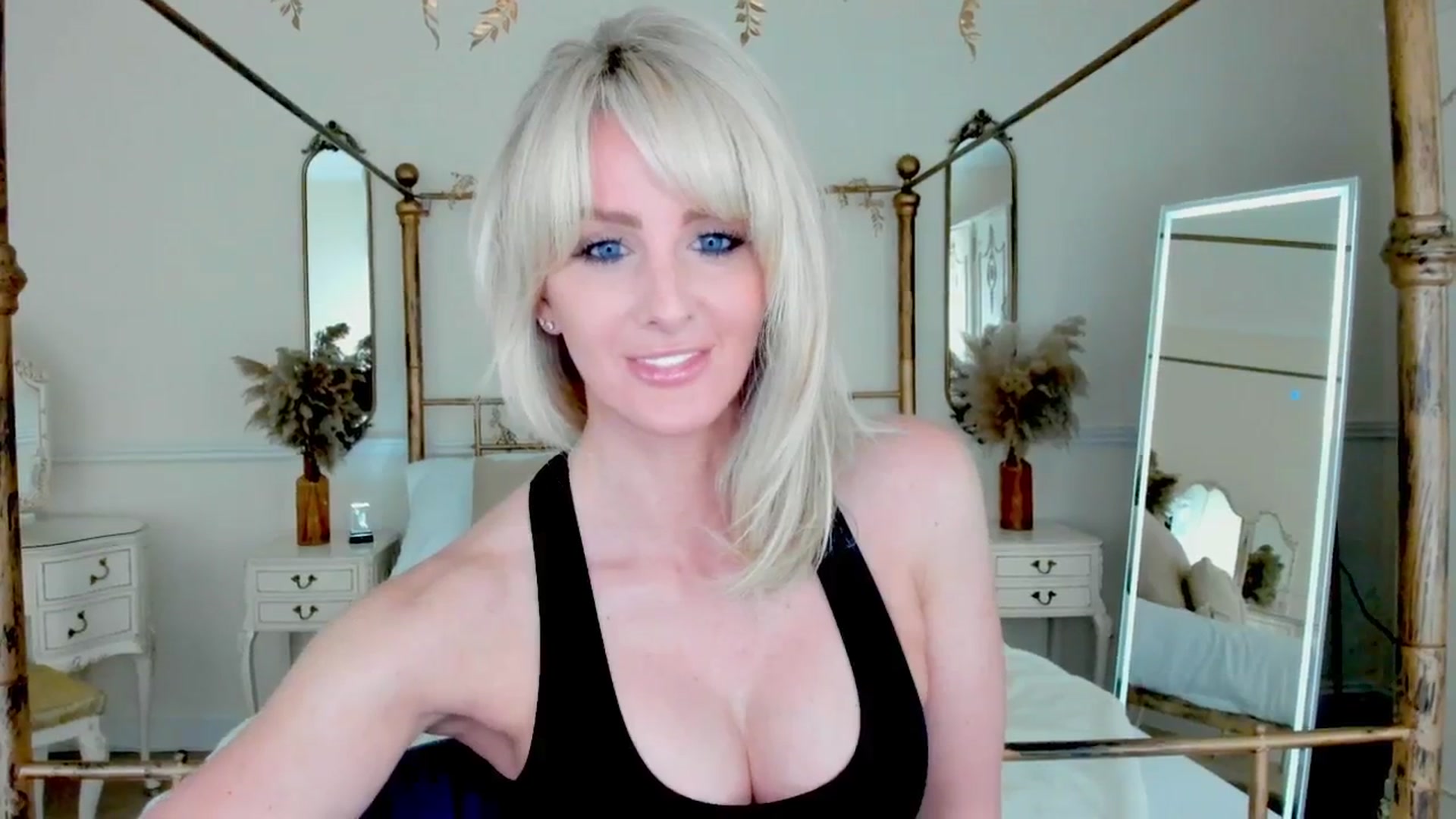 Gallery image thumbnail from SelinaRose's myfreecams stream on, 11/27/2025, 12:46 image 10 of 20
