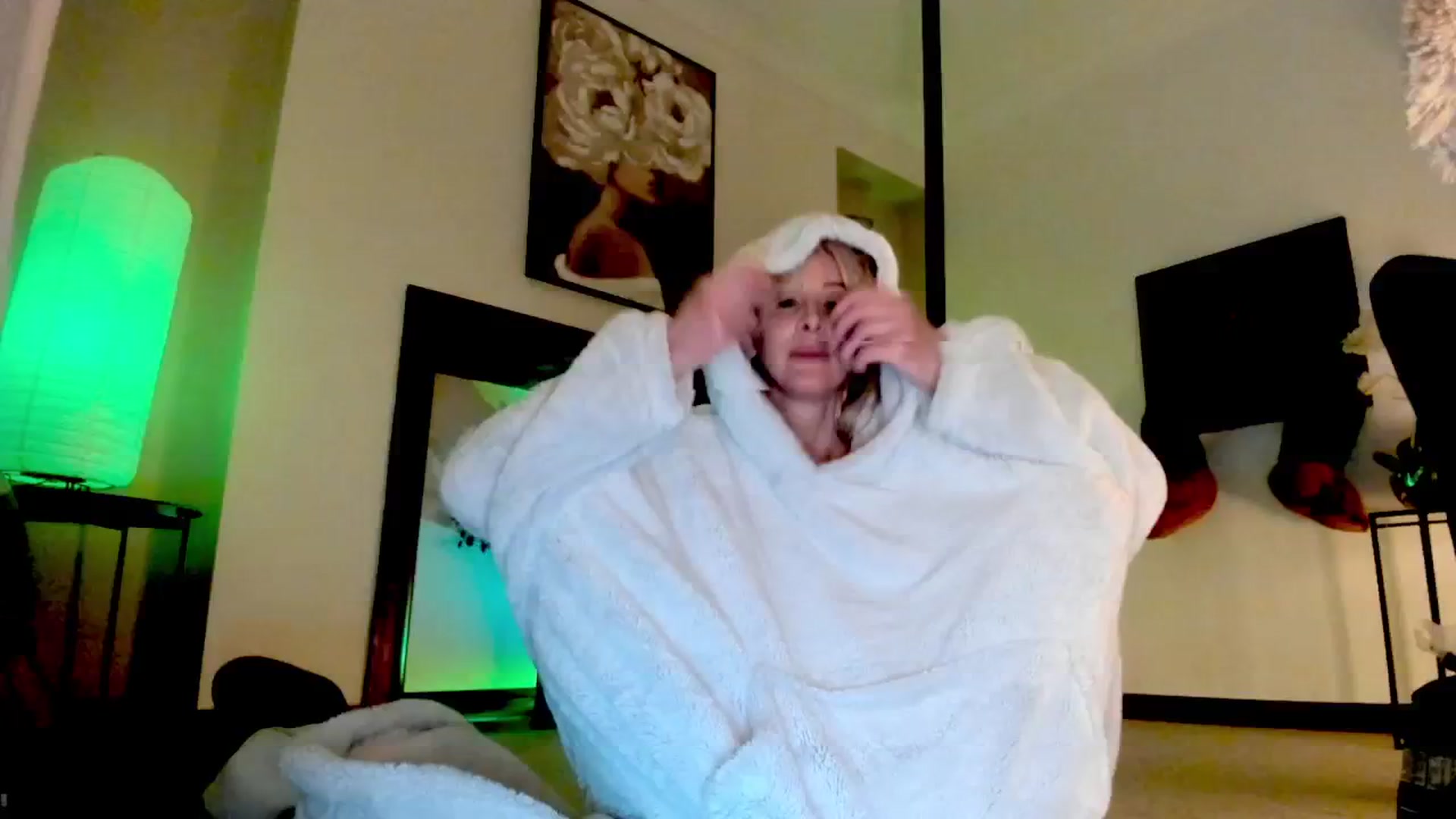 Gallery image thumbnail from SelinaRose's myfreecams stream on, 01/09/2026, 03:27 image 18 of 20