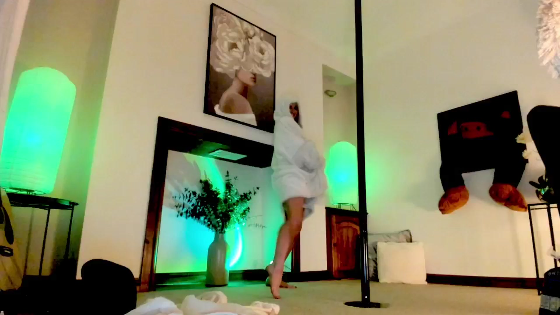 Gallery image thumbnail from SelinaRose's myfreecams stream on, 01/09/2026, 03:27 image 15 of 20