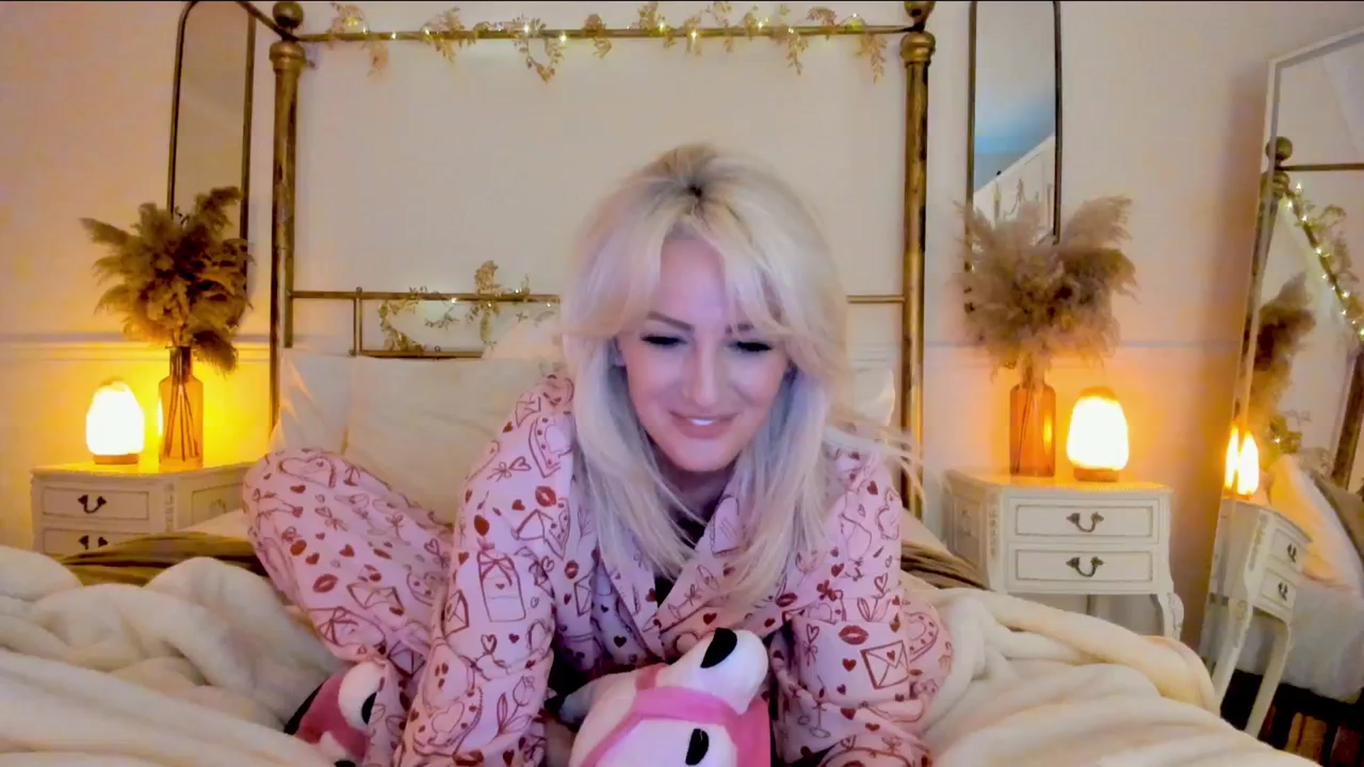 Gallery image thumbnail from SelinaRose's myfreecams stream on, 01/23/2026, 01:43 image 8 of 20