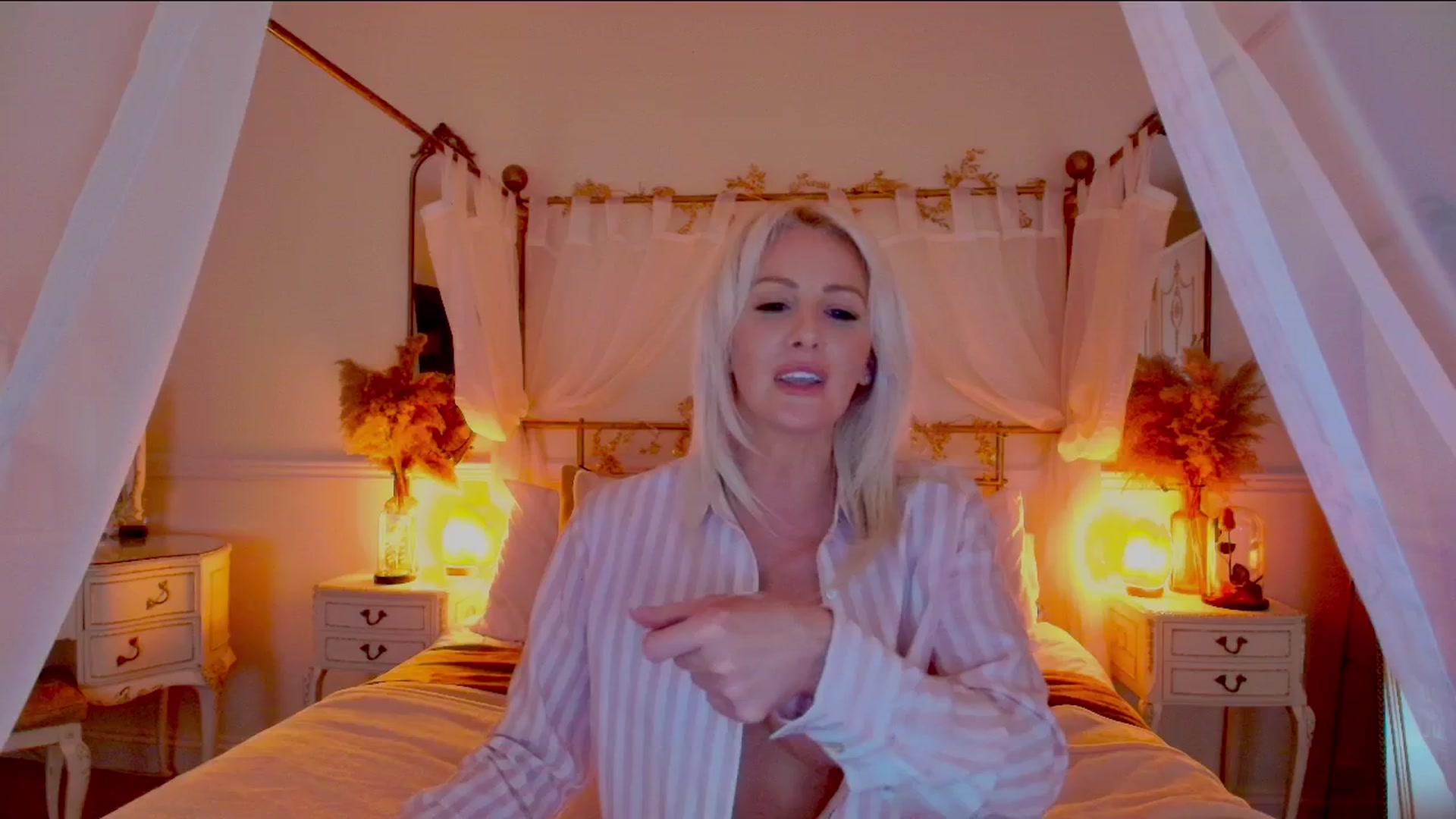 Gallery image thumbnail from SelinaRose's myfreecams stream on, 03/27/2026, 03:01 image 6 of 20