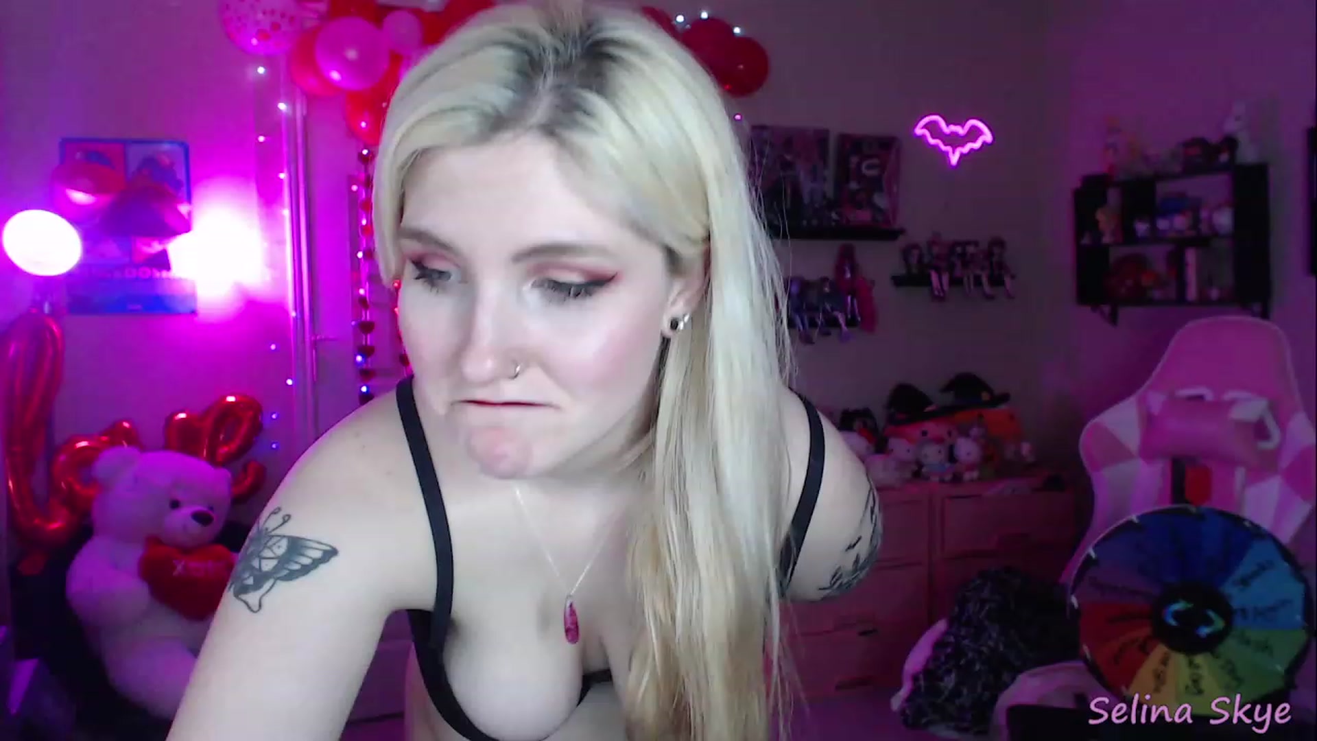 Gallery image thumbnail from SelinaSkye's myfreecams stream on, 02/14/2023, 07:59 image 6 of 20