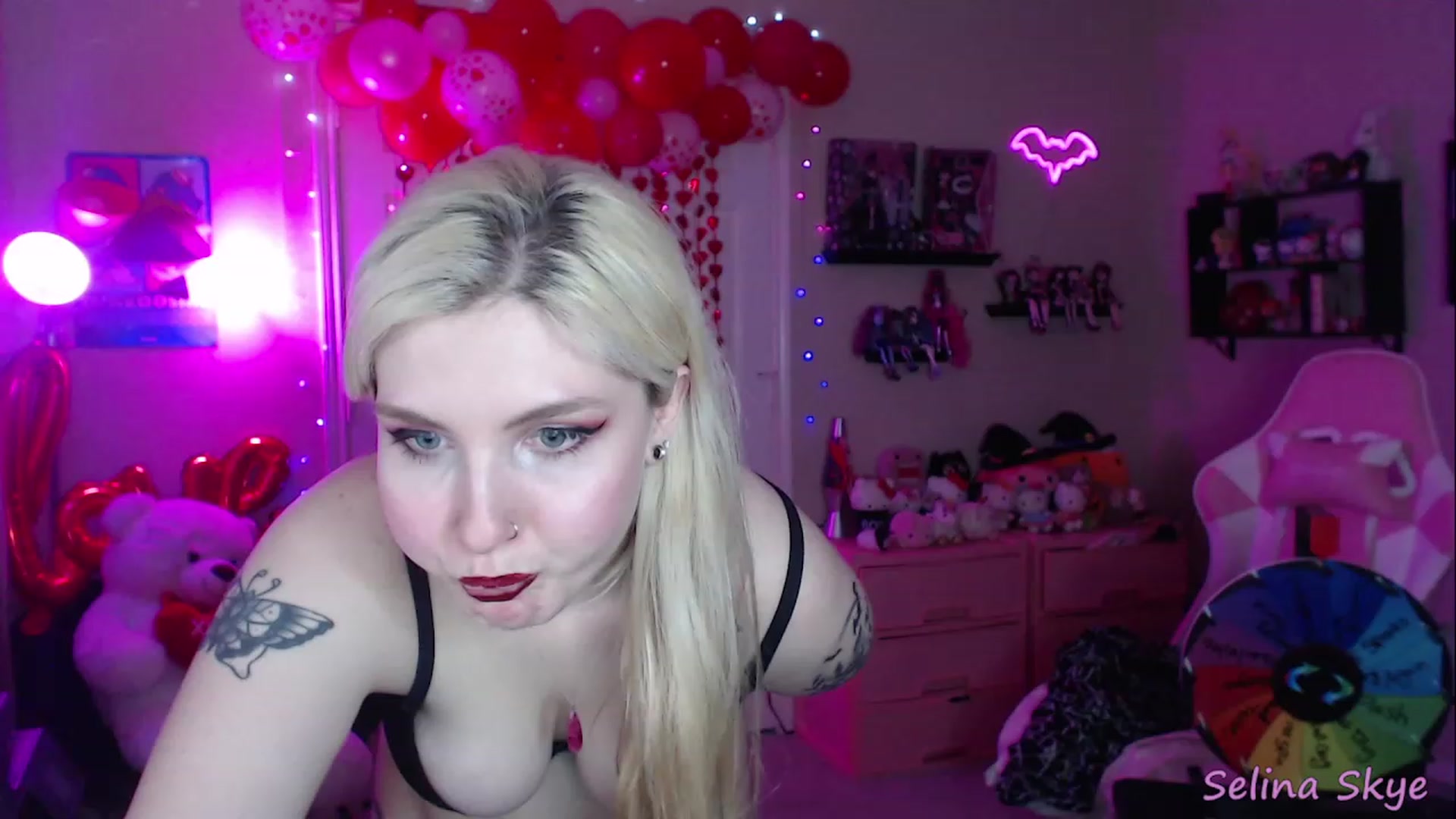 Gallery image thumbnail from SelinaSkye's myfreecams stream on, 02/14/2023, 07:59 image 3 of 20