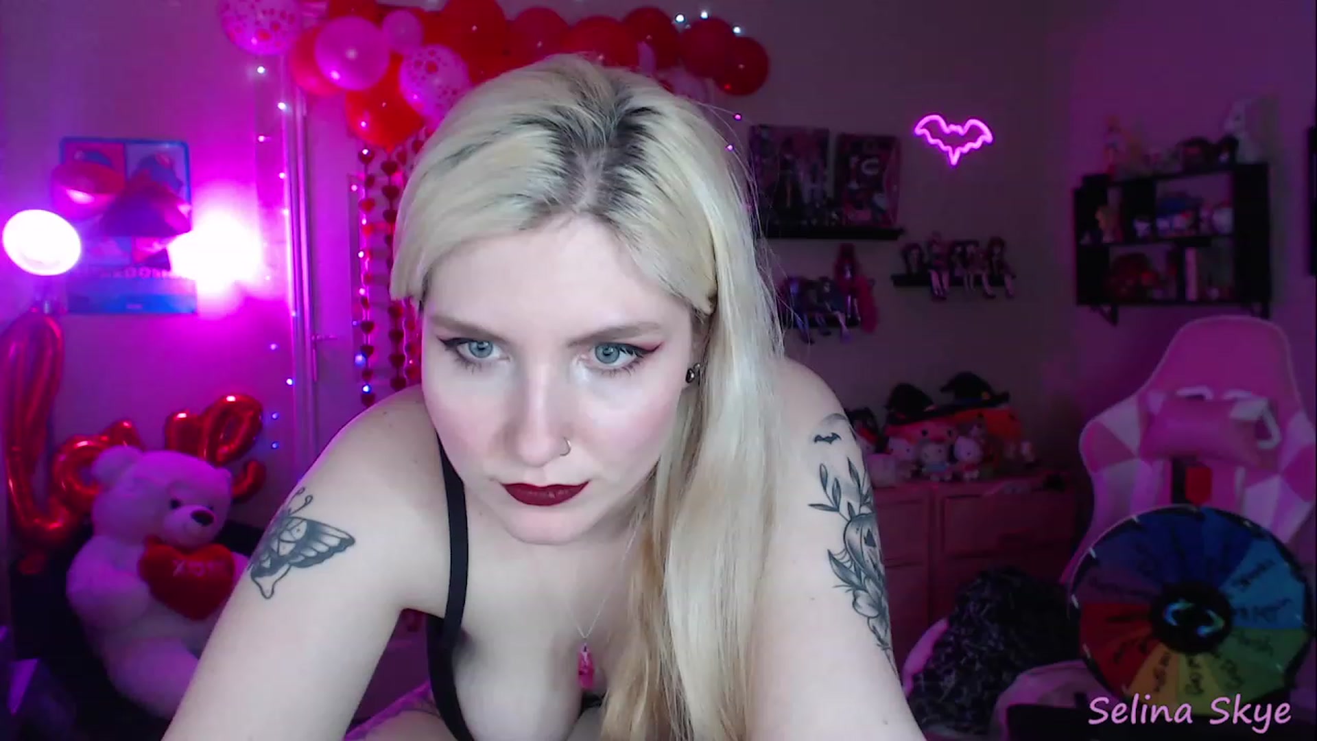 Gallery image thumbnail from SelinaSkye's myfreecams stream on, 02/14/2023, 07:59 image 2 of 20