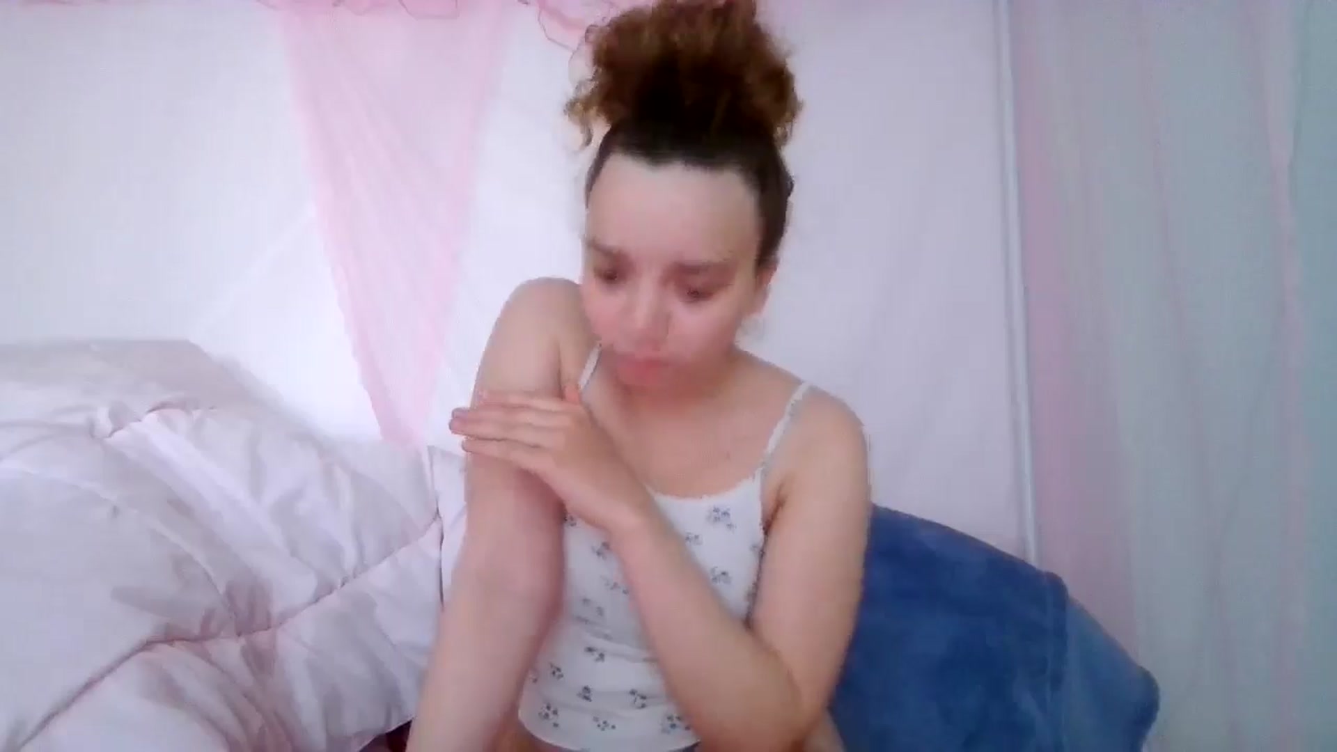 Gallery image thumbnail from Selinaimai's myfreecams stream on, 07/06/2025, 19:49 image 10 of 20