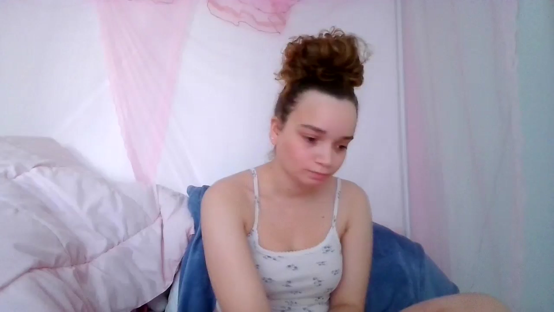 Gallery image thumbnail from Selinaimai's myfreecams stream on, 07/06/2025, 19:49 image 6 of 20