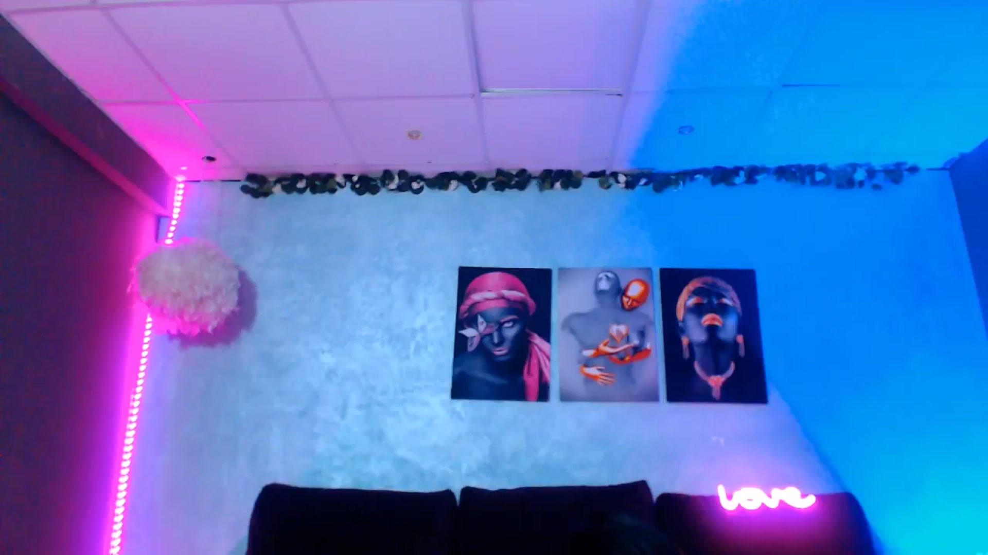 Gallery image thumbnail from SellenaCarter's myfreecams stream on, 10/13/2024, 11:35 image 1 of 20