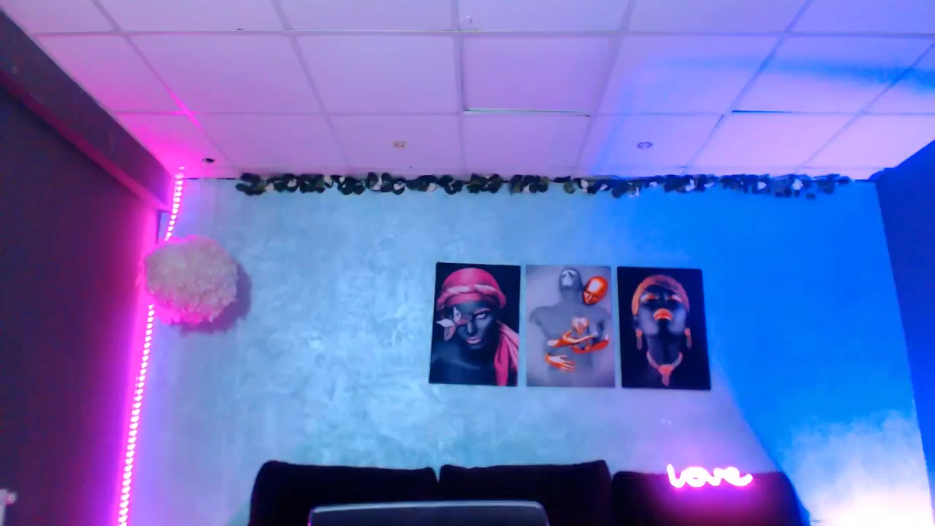 Gallery image thumbnail from SellenaCarter's myfreecams stream on, 10/13/2024, 11:35 image 15 of 20