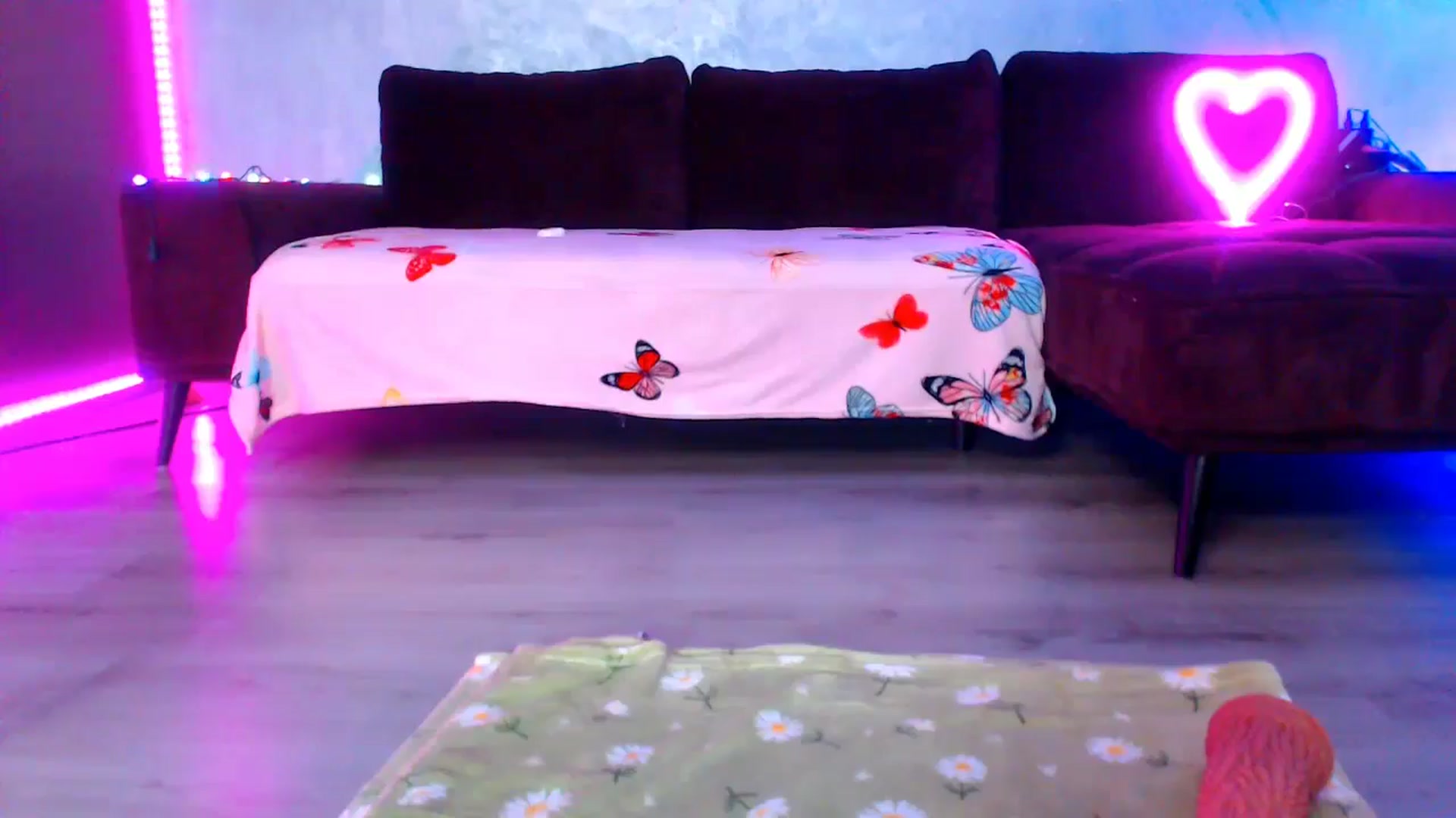 Gallery image thumbnail from SellenaCarter's myfreecams stream on, 02/04/2025, 10:16 image 11 of 20