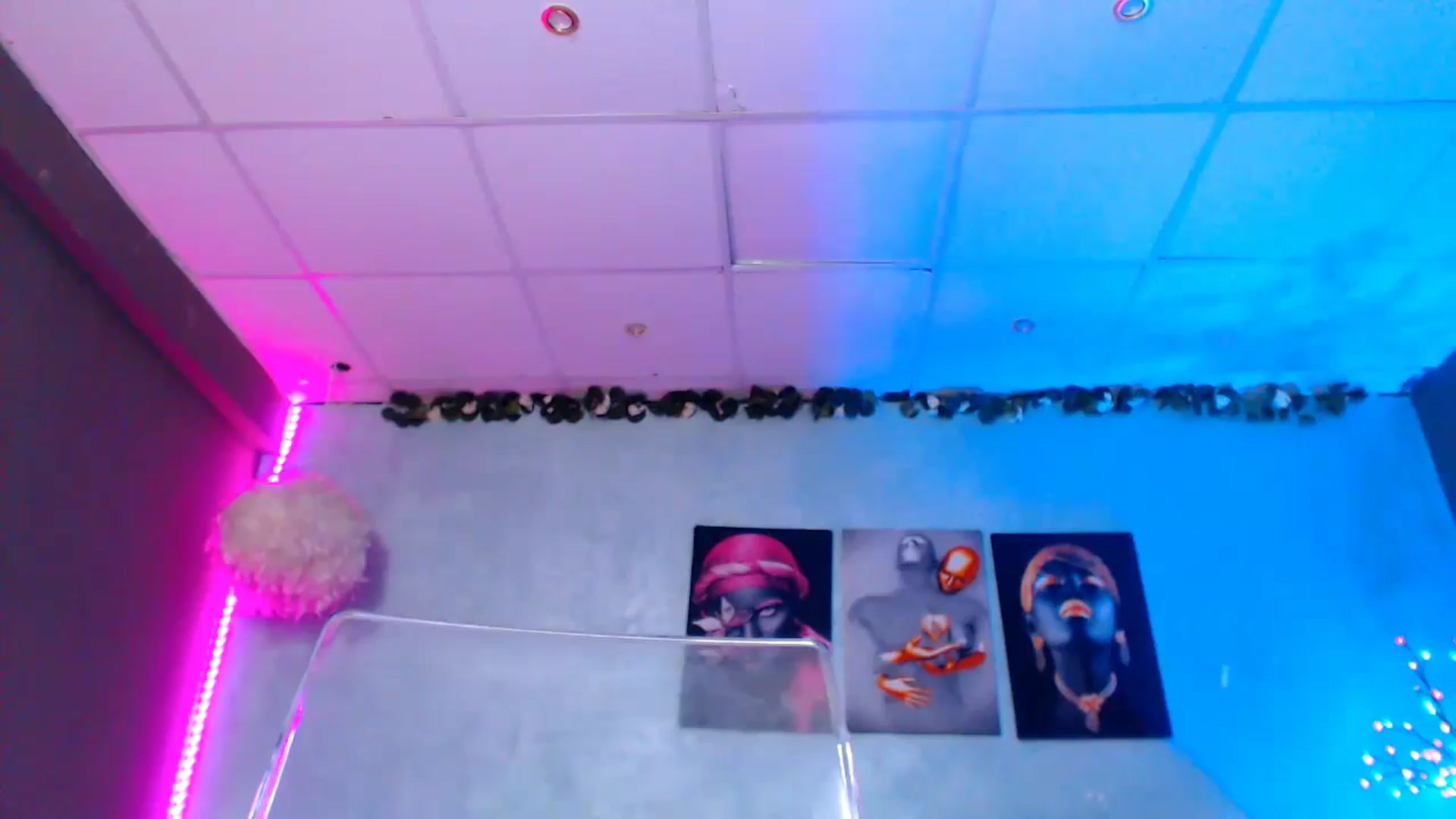 Gallery image thumbnail from SellenaCarter's myfreecams stream on, 02/06/2025, 12:33 image 13 of 20