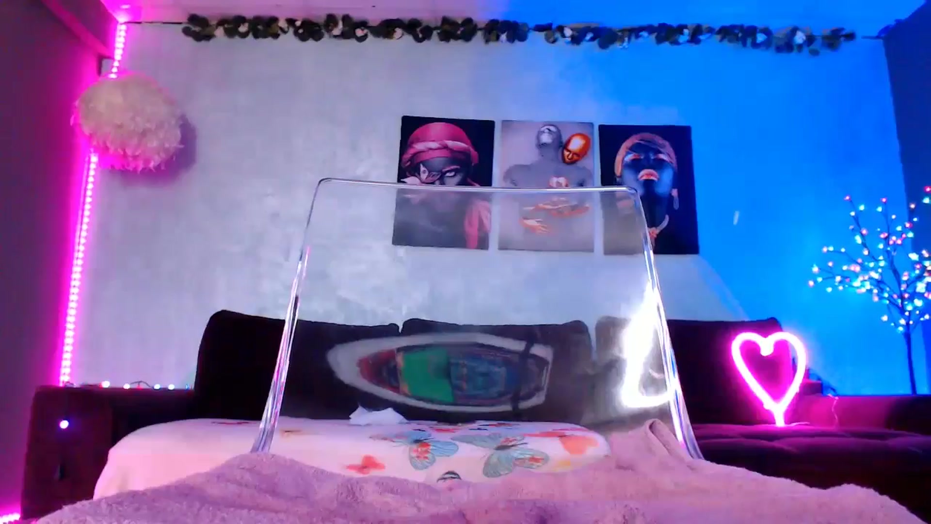 Gallery image thumbnail from SellenaCarter's myfreecams stream on, 02/11/2025, 11:57 image 8 of 20
