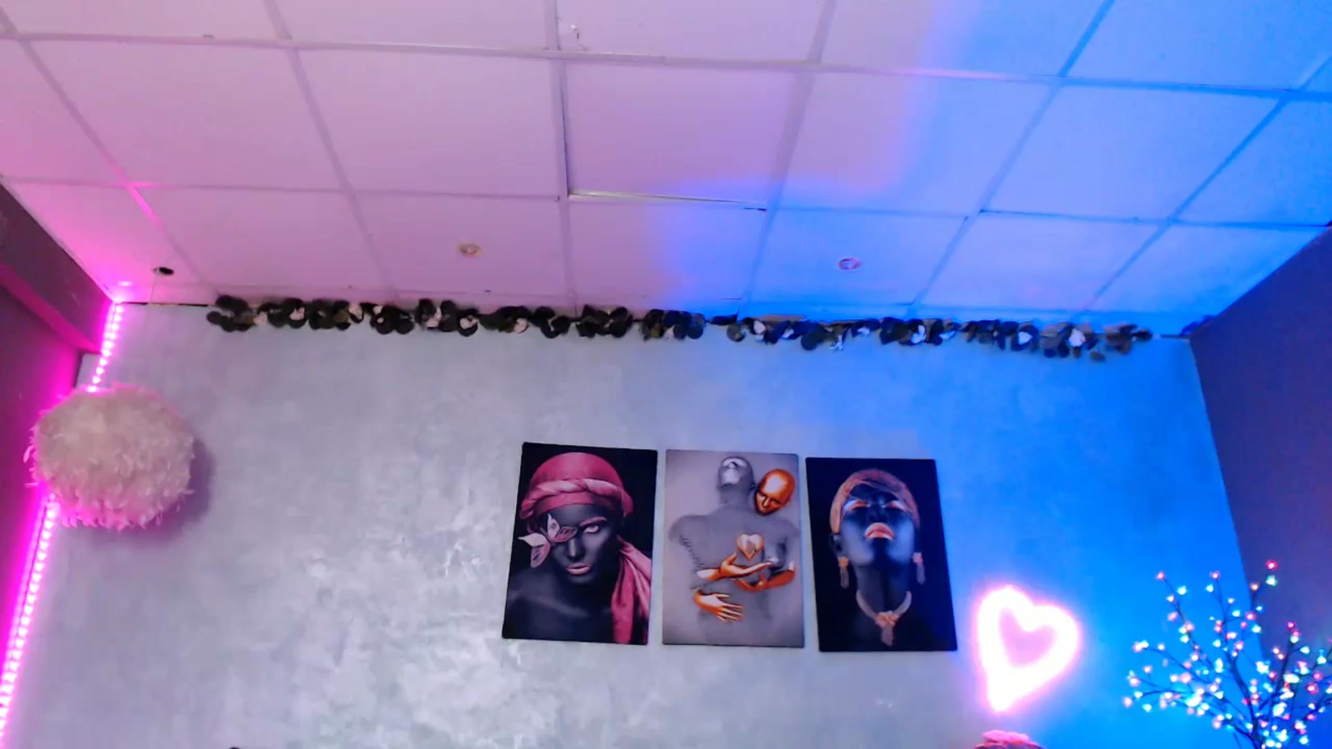 Gallery image thumbnail from SellenaCarter's myfreecams stream on, 02/20/2025, 10:26 image 3 of 20