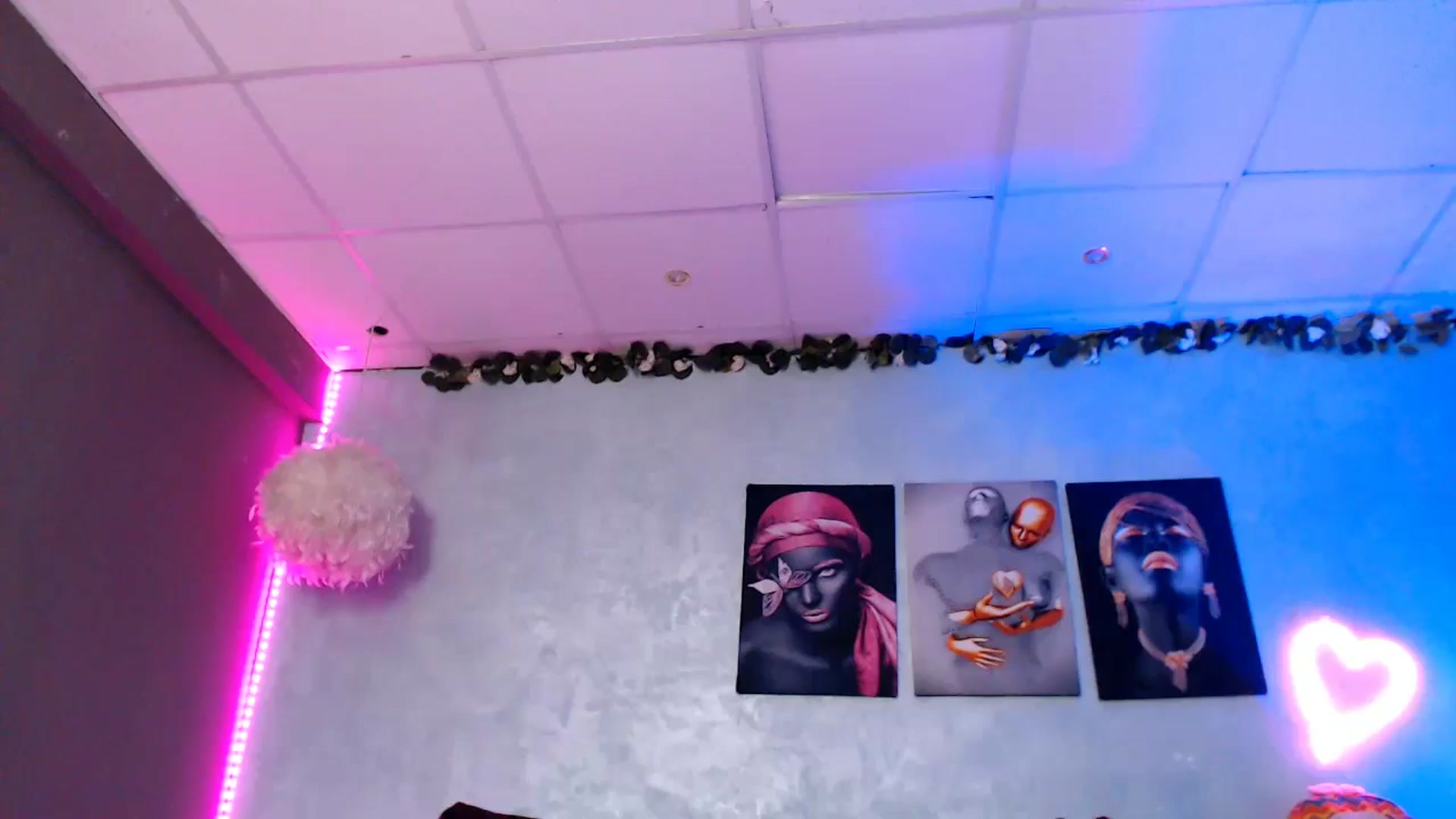 Gallery image thumbnail from SellenaCarter's myfreecams stream on, 02/20/2025, 13:55 image 5 of 20