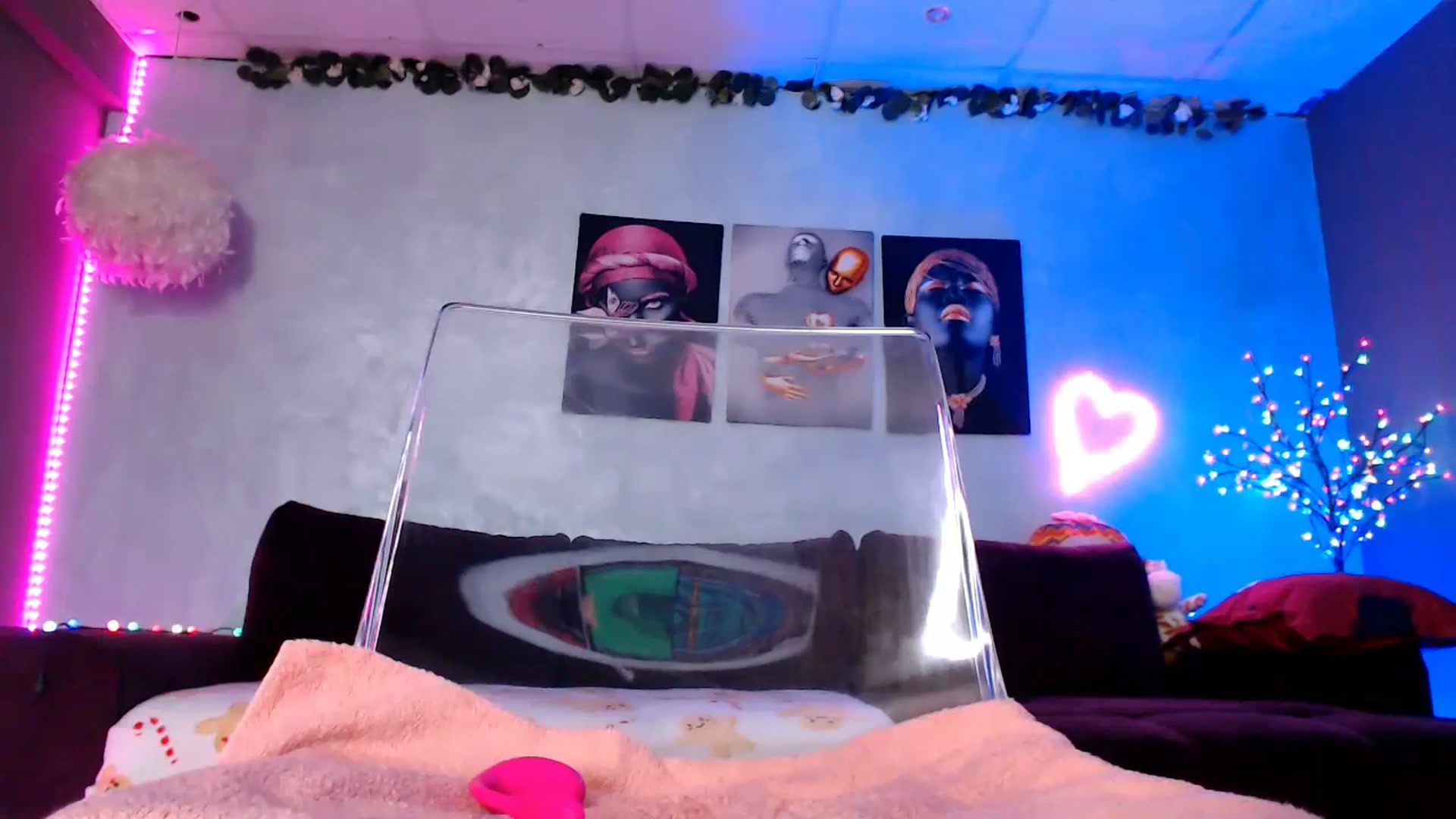 Gallery image thumbnail from SellenaCarter's myfreecams stream on, 02/21/2025, 11:36 image 6 of 20