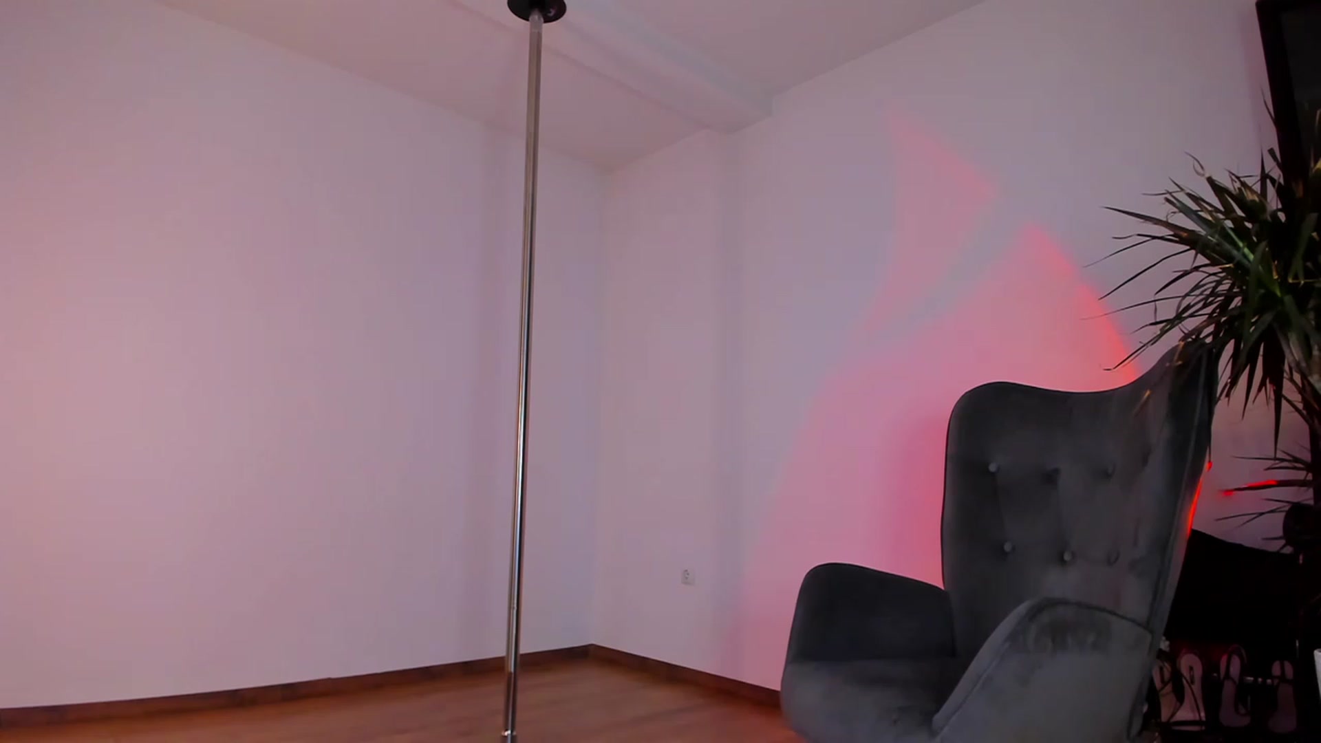 Gallery image thumbnail from Sellena_Girl's myfreecams stream on, 01/02/2023, 23:58 image 14 of 20