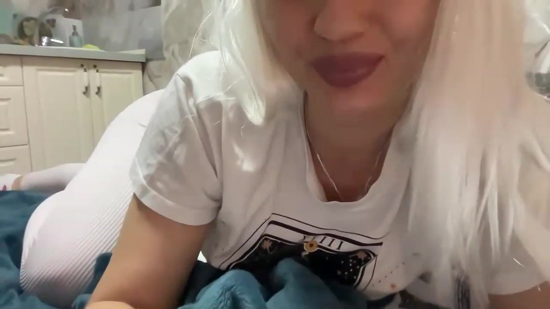 Gallery image thumbnail from Sellenas's myfreecams stream on, 12/30/2022, 15:42 image 15 of 20
