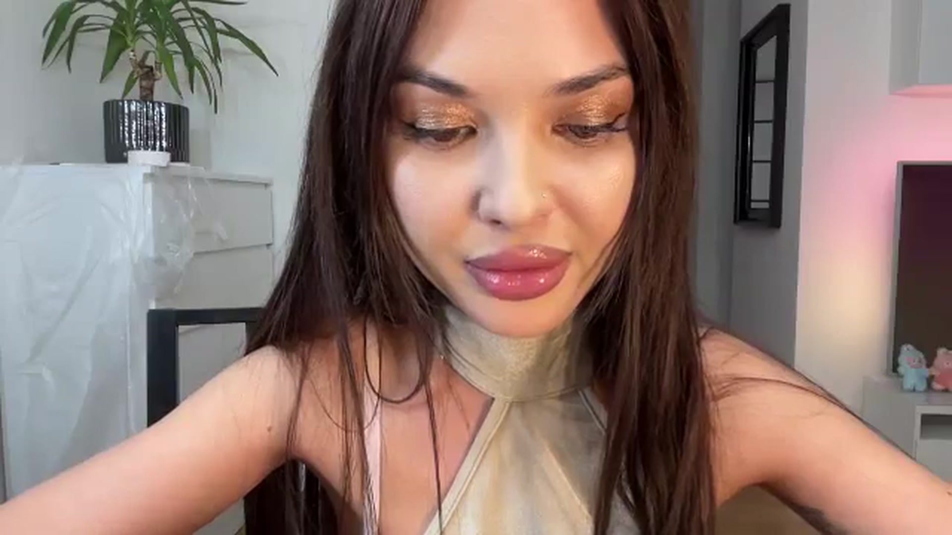 Gallery image thumbnail from Selvyna's myfreecams stream on, 03/19/2026, 21:16 image 20 of 20