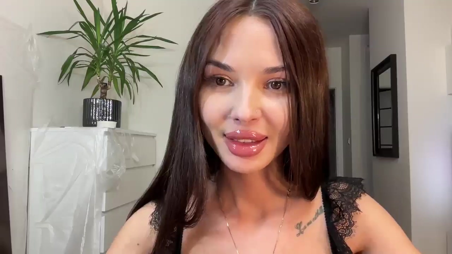 Gallery image thumbnail from Selvyna's myfreecams stream on, 03/23/2026, 19:34 image 2 of 20