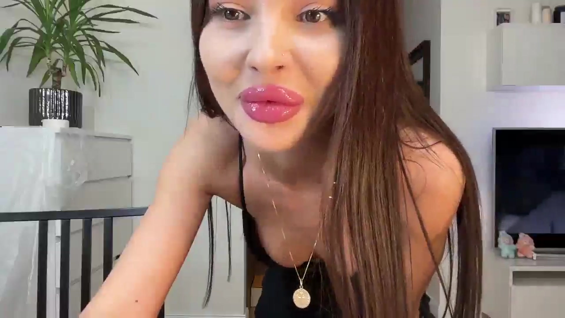 Gallery image thumbnail from Selvyna's myfreecams stream on, 03/26/2026, 17:20 image 13 of 20