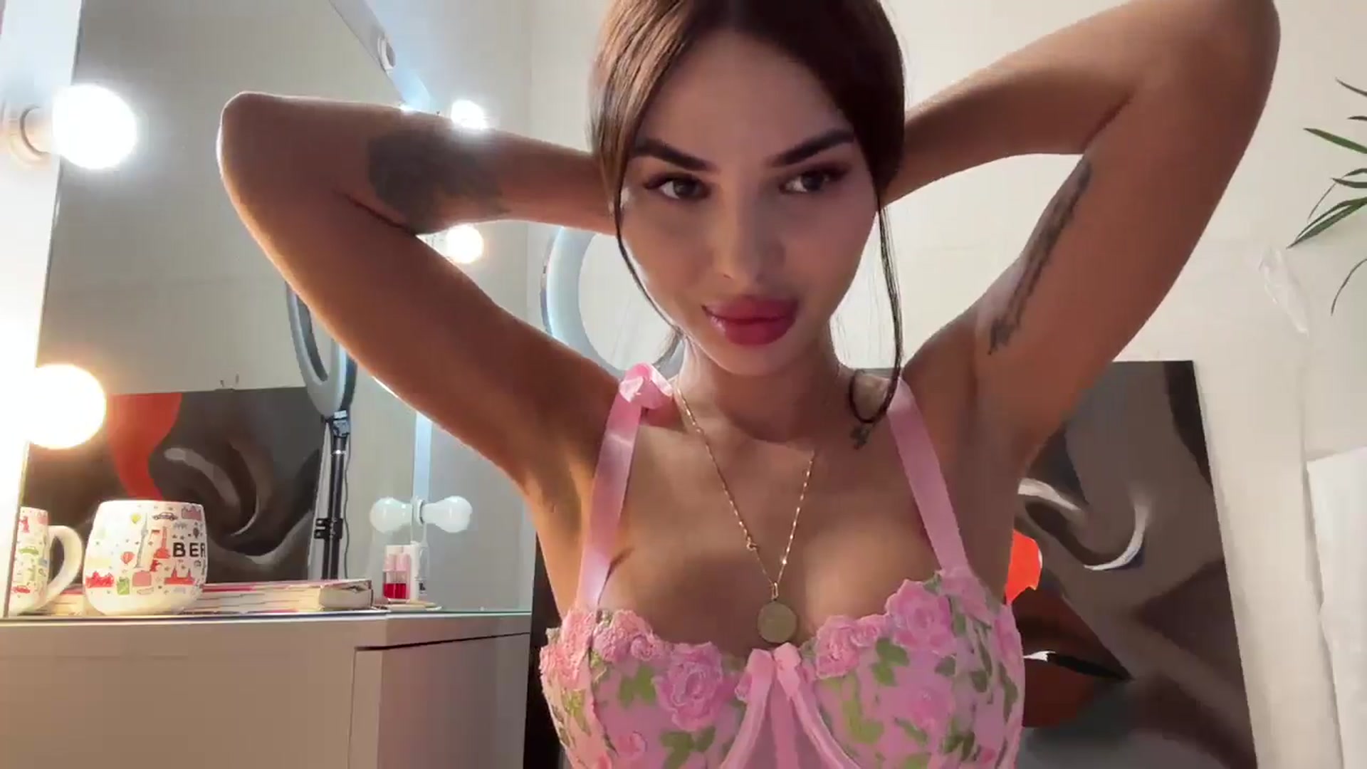 Gallery image thumbnail from Selvyna's myfreecams stream on, 04/17/2026, 19:52 image 7 of 20