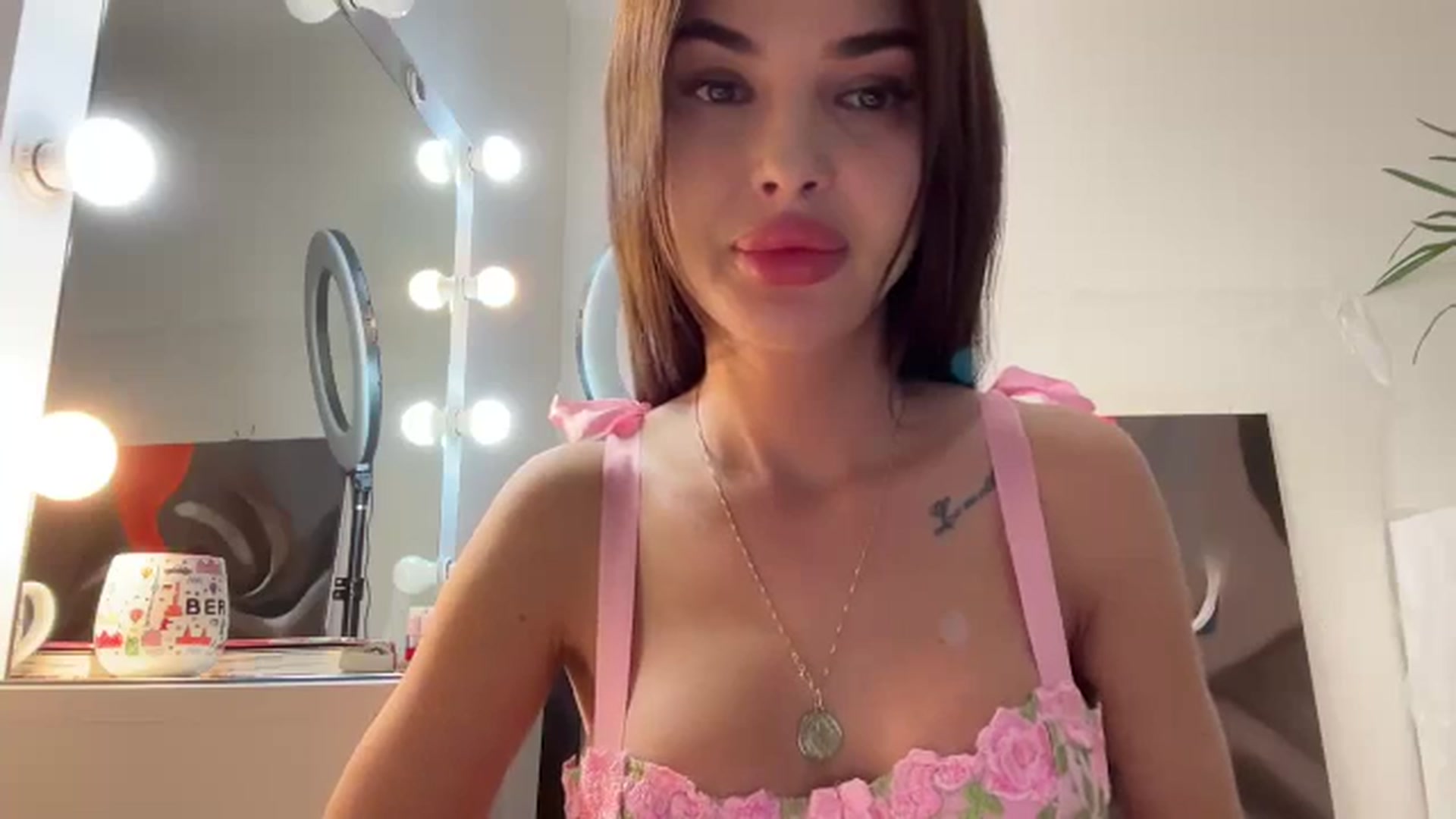 Gallery image thumbnail from Selvyna's myfreecams stream on, 04/17/2026, 19:52 image 20 of 20