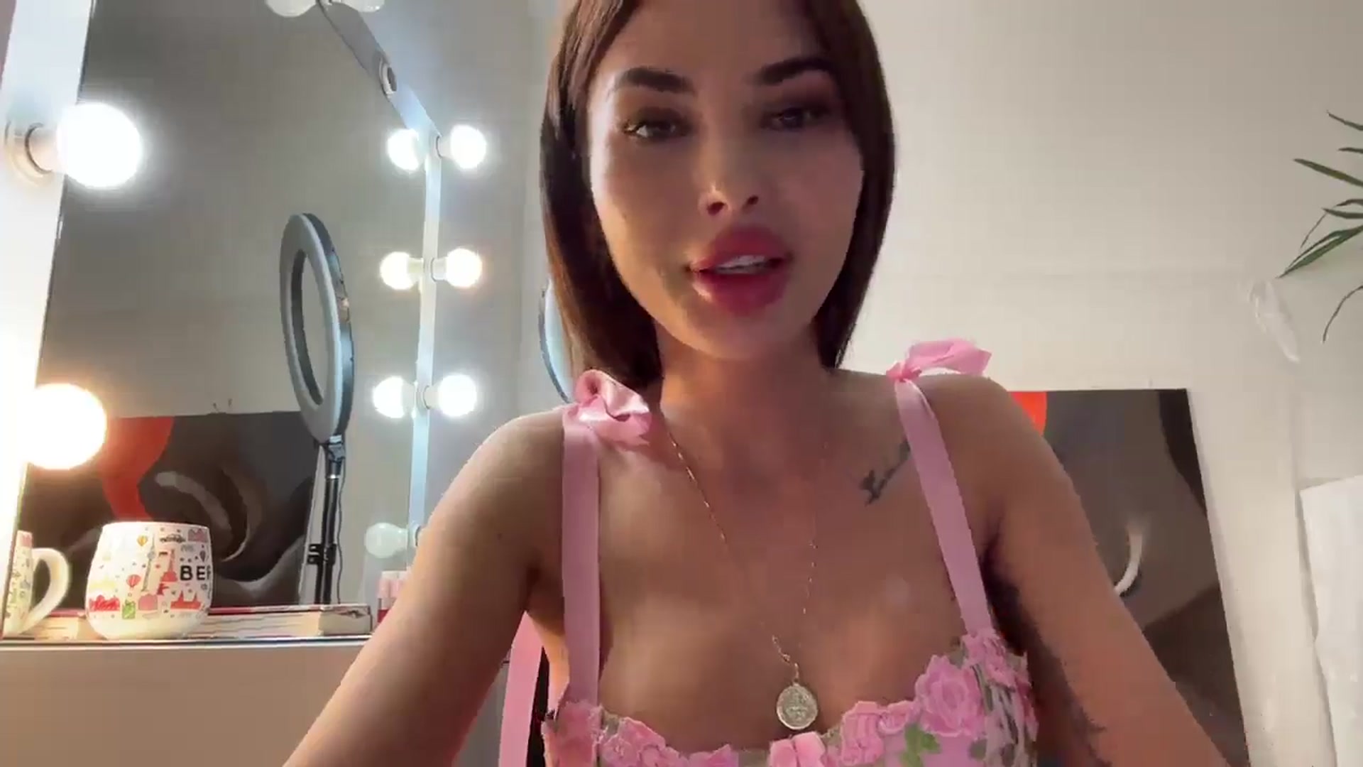Gallery image thumbnail from Selvyna's myfreecams stream on, 04/17/2026, 19:52 image 3 of 20