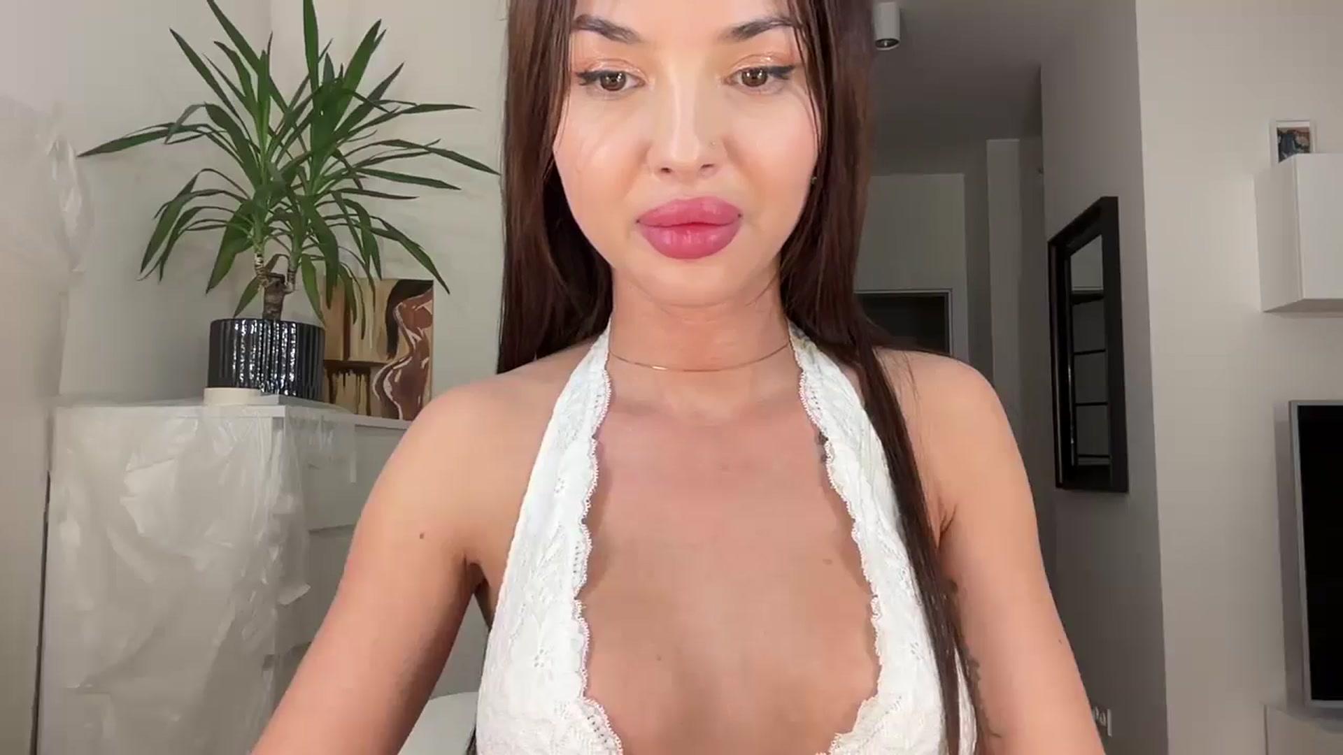 Gallery image thumbnail from Selvyna's myfreecams stream on, 05/08/2026, 21:10 image 15 of 20