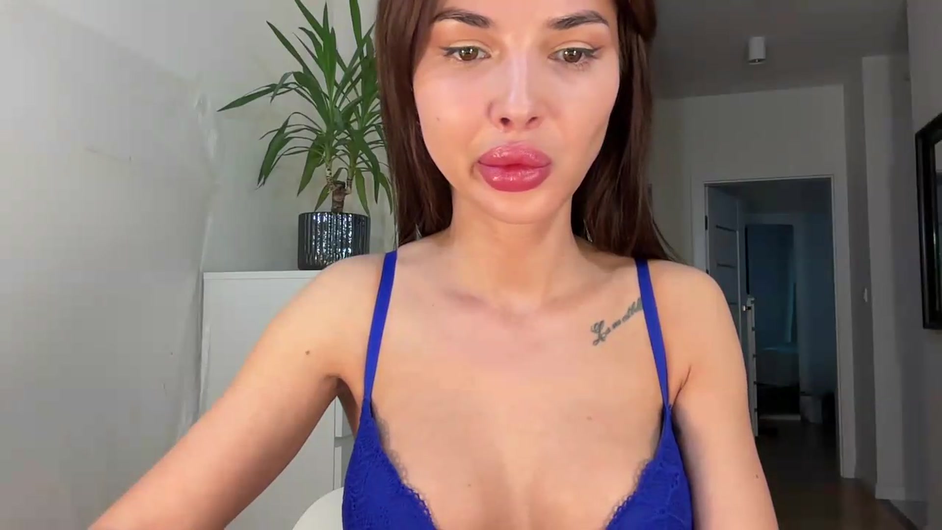 Gallery image thumbnail from Selvyna's myfreecams stream on, 05/29/2026, 03:20 image 10 of 20