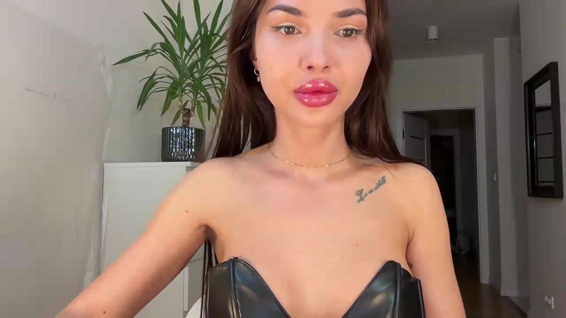 Gallery image thumbnail from Selvyna's myfreecams stream on, 05/30/2026, 24:31 image 20 of 20