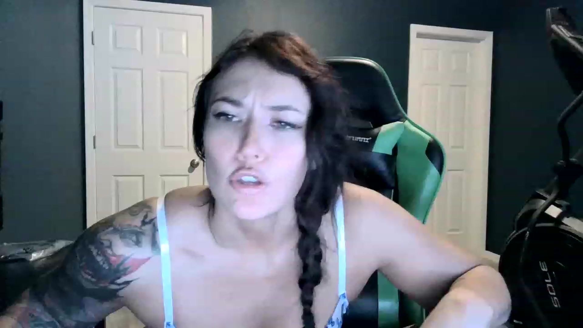 Gallery image thumbnail from Semperfuckme's myfreecams stream on, 01/15/2023, 17:38 image 18 of 20