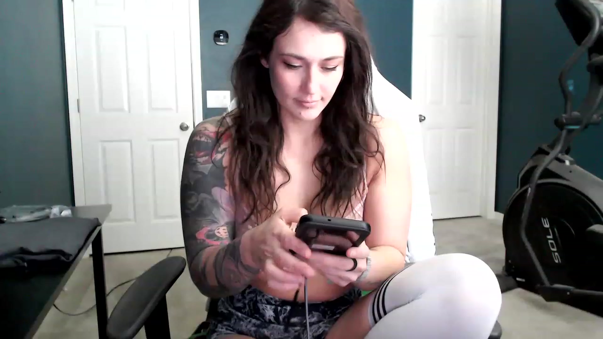 Gallery image thumbnail from Semperfuckme's myfreecams stream on, 01/25/2023, 15:55 image 11 of 20
