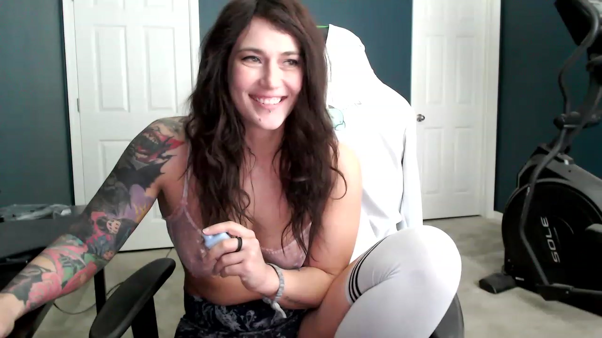 Gallery image thumbnail from Semperfuckme's myfreecams stream on, 01/25/2023, 16:43 image 13 of 20