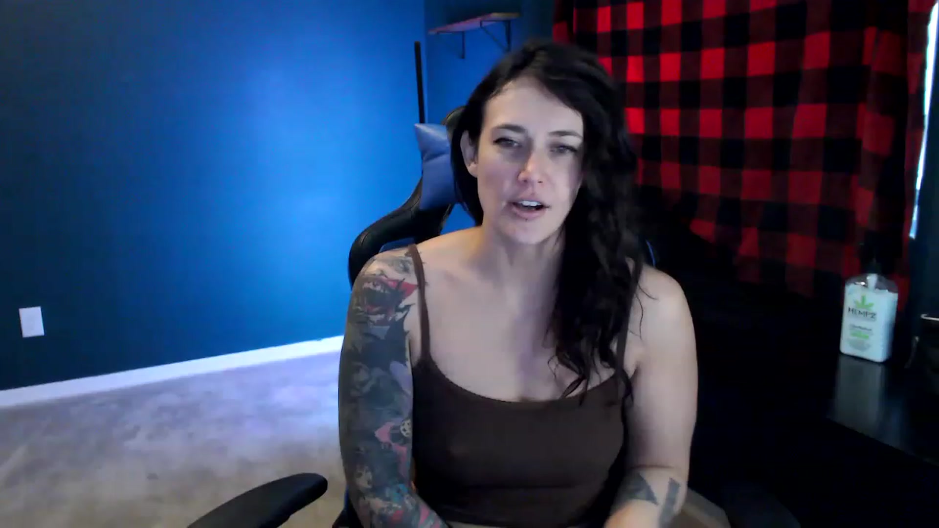 Gallery image thumbnail from Semperfuckme's myfreecams stream on, 02/18/2023, 18:35 image 11 of 20