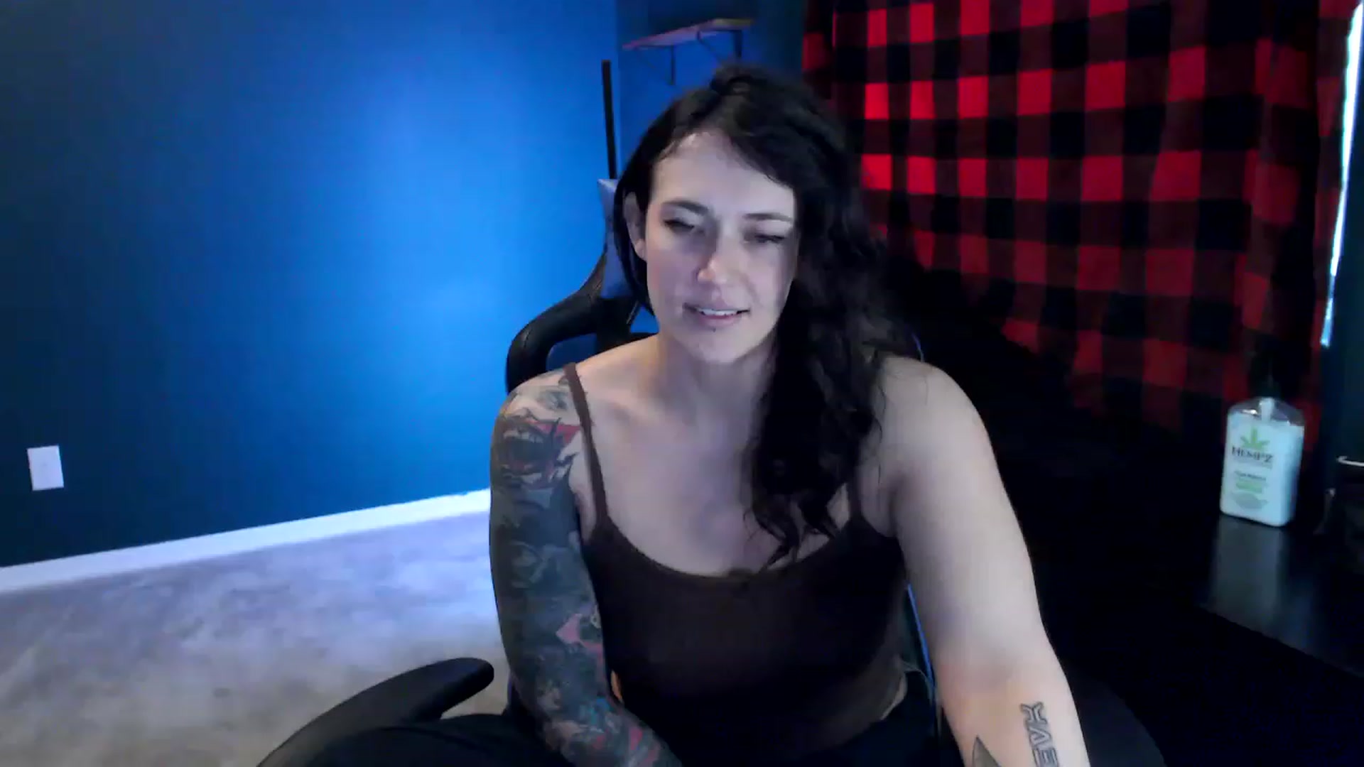 Gallery image thumbnail from Semperfuckme's myfreecams stream on, 02/18/2023, 18:35 image 18 of 20