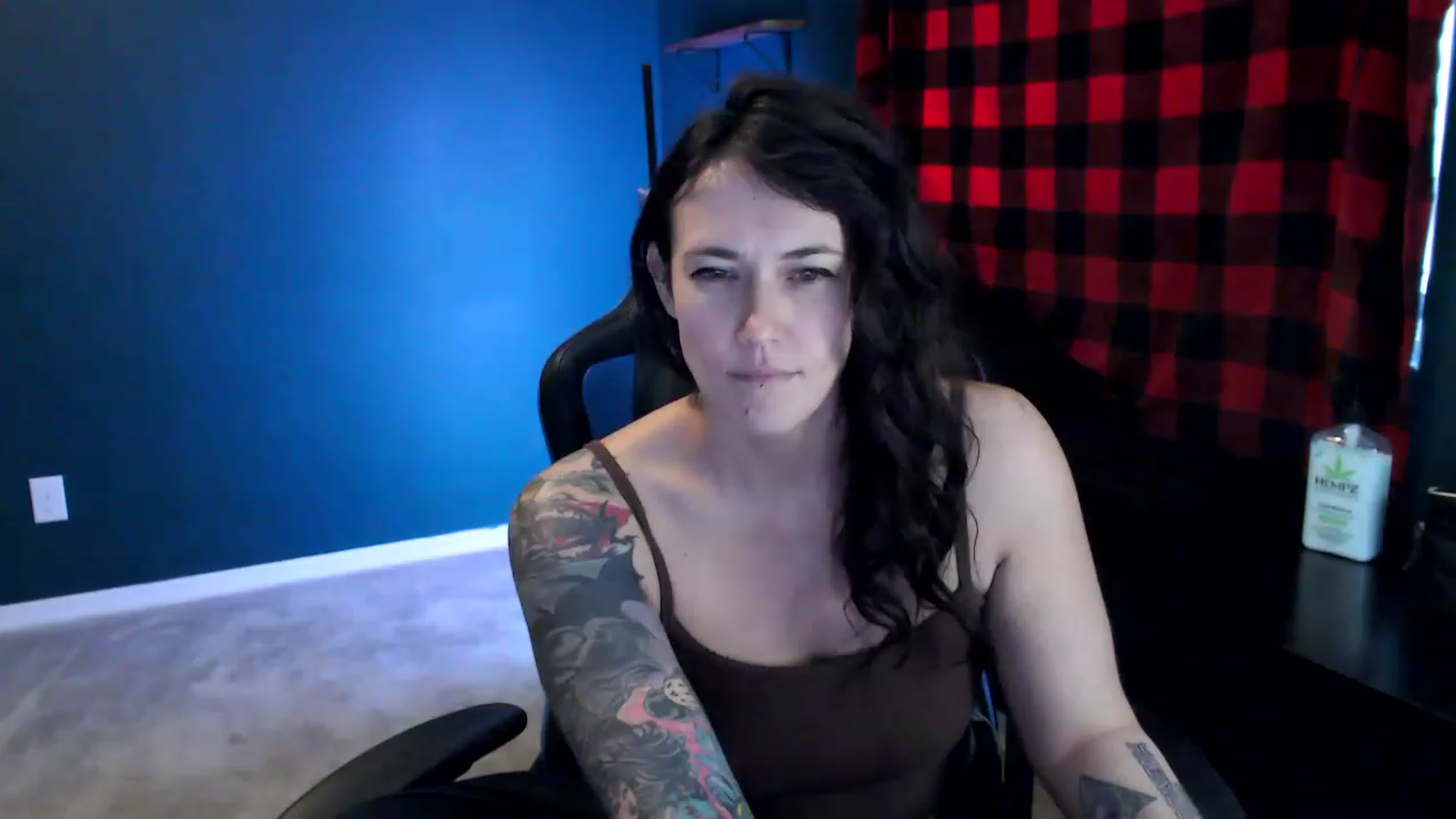 Gallery image thumbnail from Semperfuckme's myfreecams stream on, 02/18/2023, 18:35 image 19 of 20